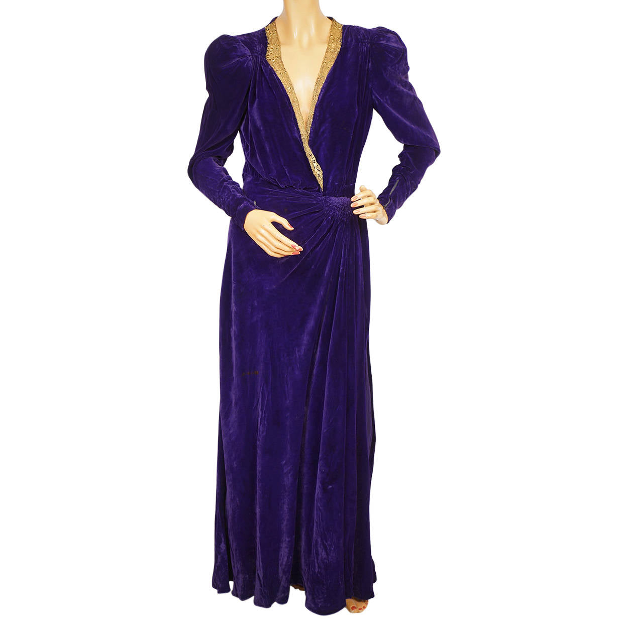 Vintage 1930s Purple Velvet Robe Lounging Dressing Gown Ladies Size Me Poppy's Vintage Clothing Vintage 1930s Purple Velvet Robe Lounging Dressing Gown Ladies Size Me Poppy's Vintage Clothing