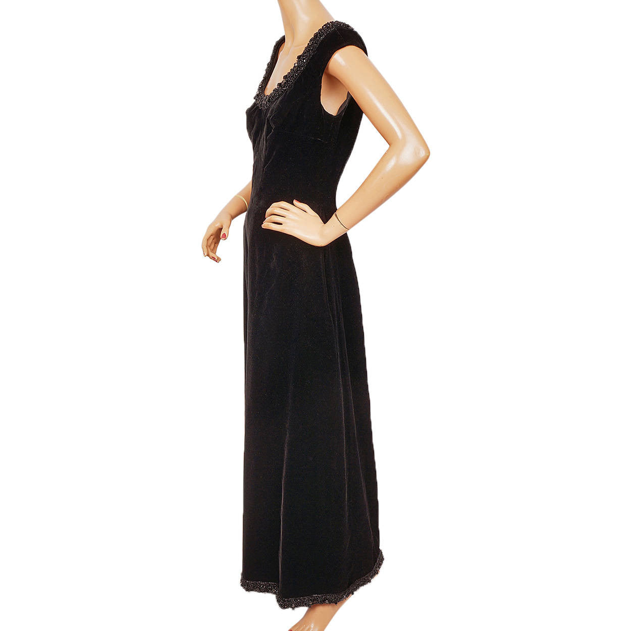 Vintage 1960s Black Velvet Evening Gown Haute Couture - Frank Oujezdsky Vintage 1960s Black Velvet Evening Gown Haute Couture - Frank Oujezdsky