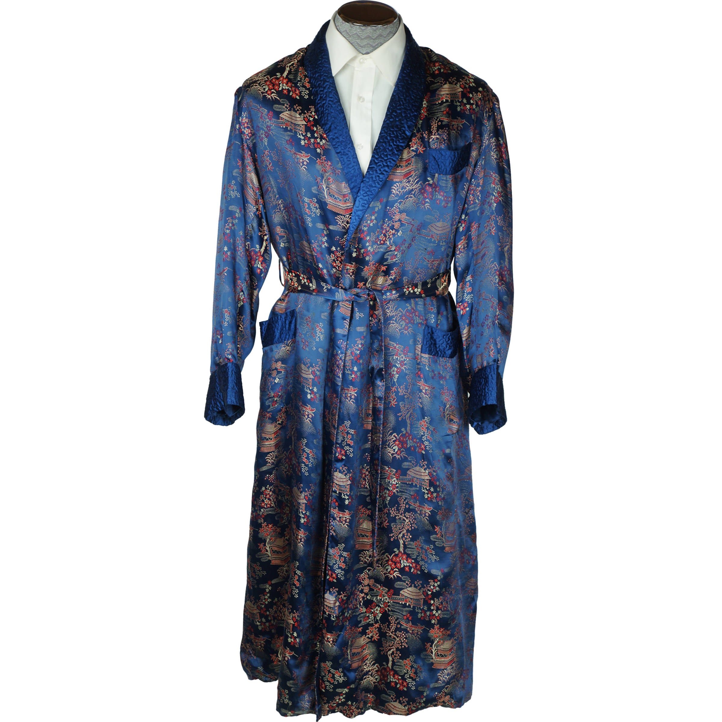 vintage chinese silk dressing gown 1940s Silk Chinese Robe with Dragon Embroidery M
