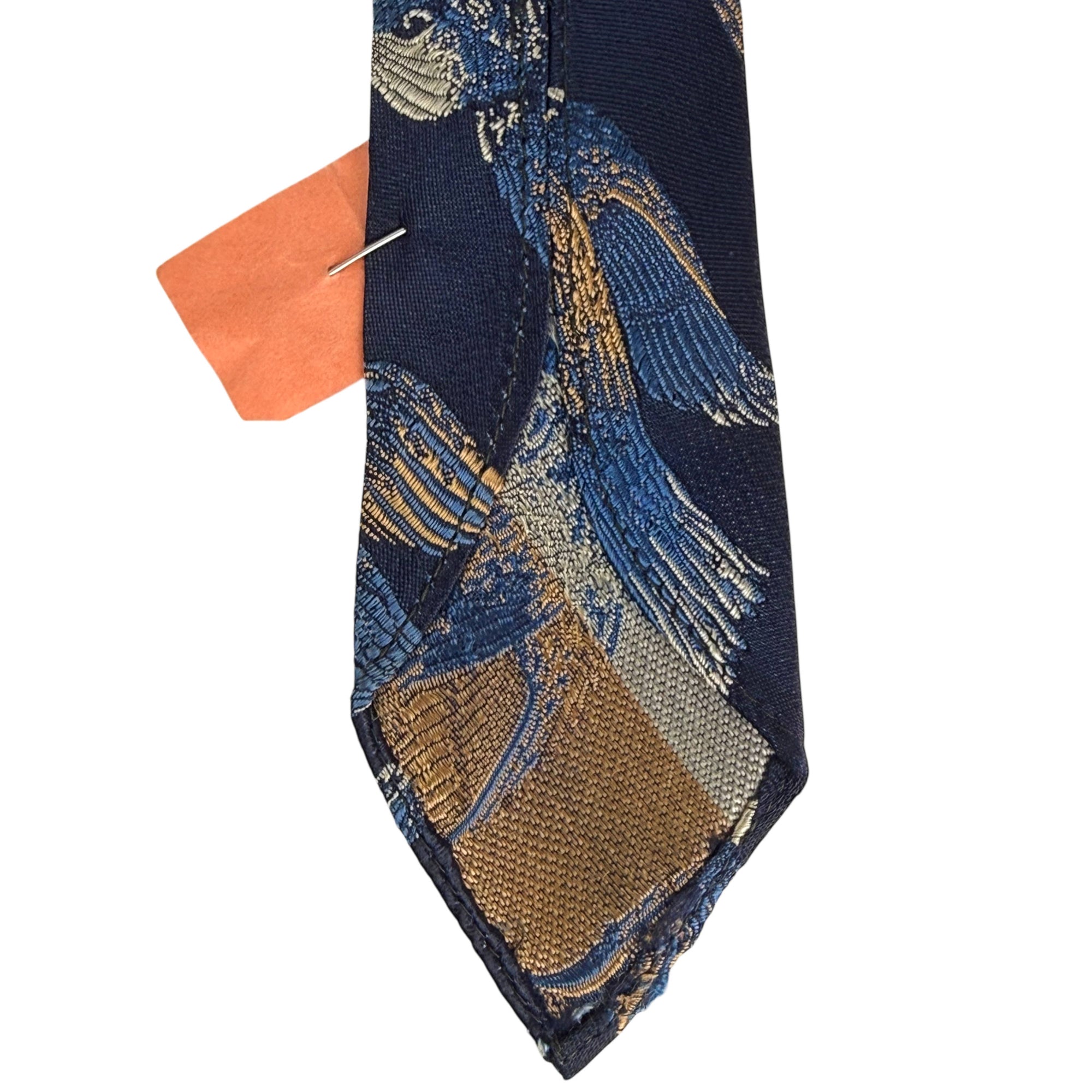 Untipped construction on vintage 1930s necktie