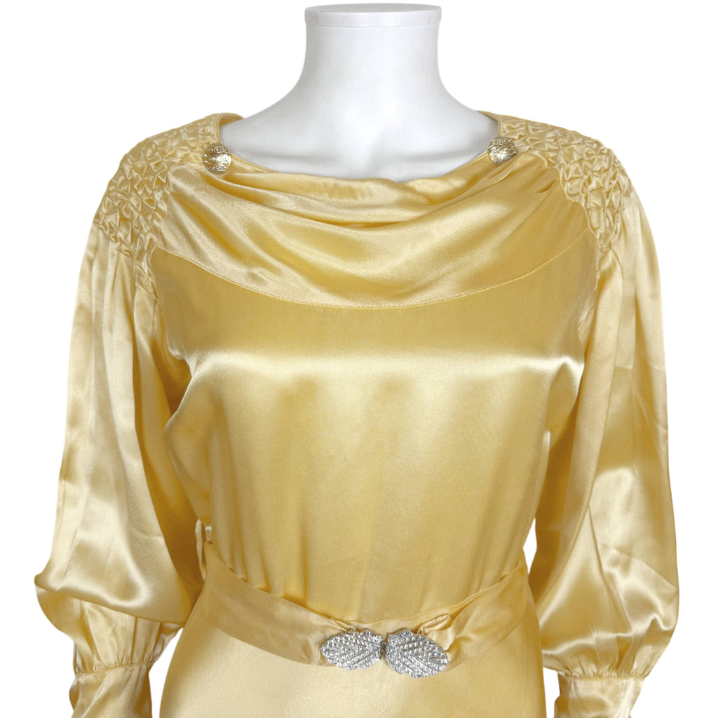 close up of bodice of 1930s satin gown