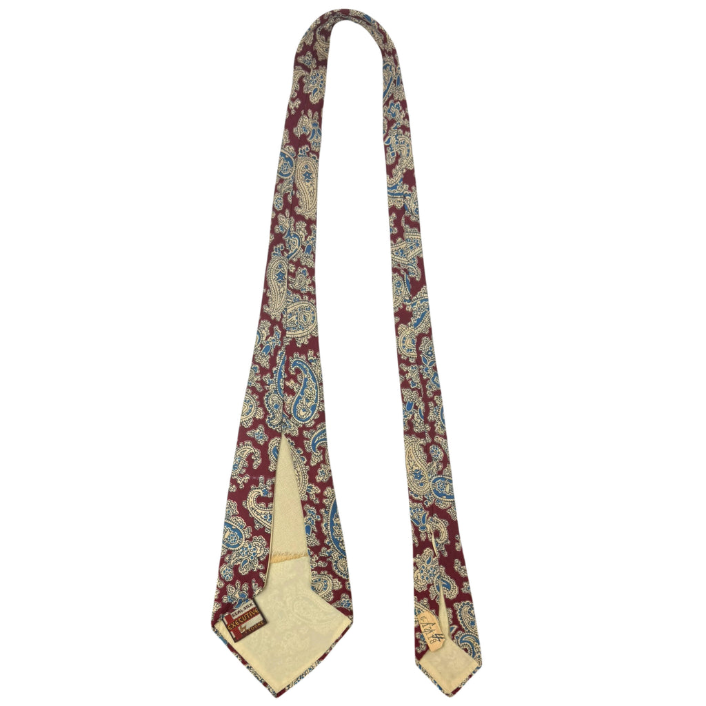 back view of 1940s paisley tie