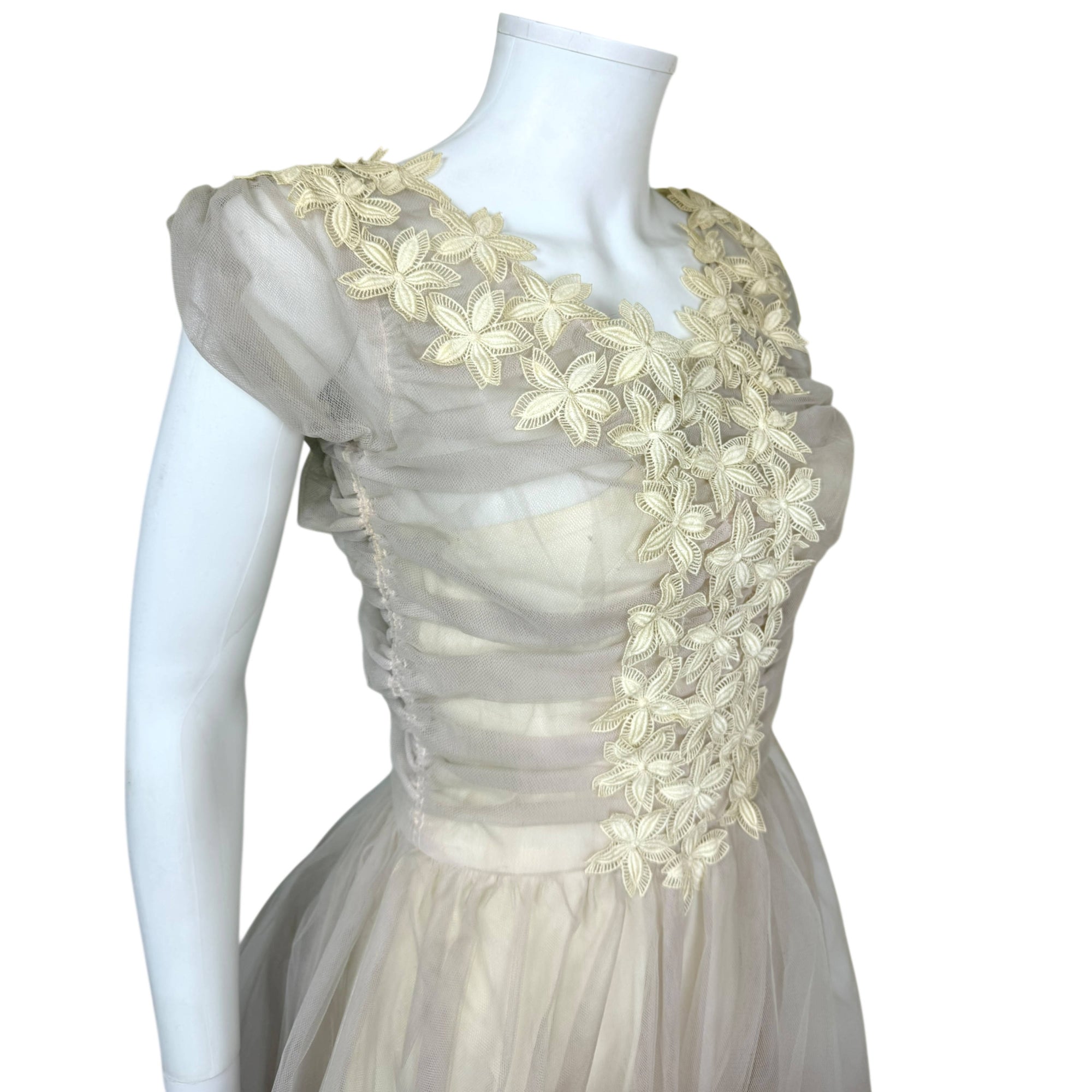 Vintage 1950s Evening Gown Violet-Grey Tulle over Pale Yellow Taffeta Size S Vintage 1950s Evening Gown Violet-Grey Tulle over Pale Yellow Taffeta Size S
