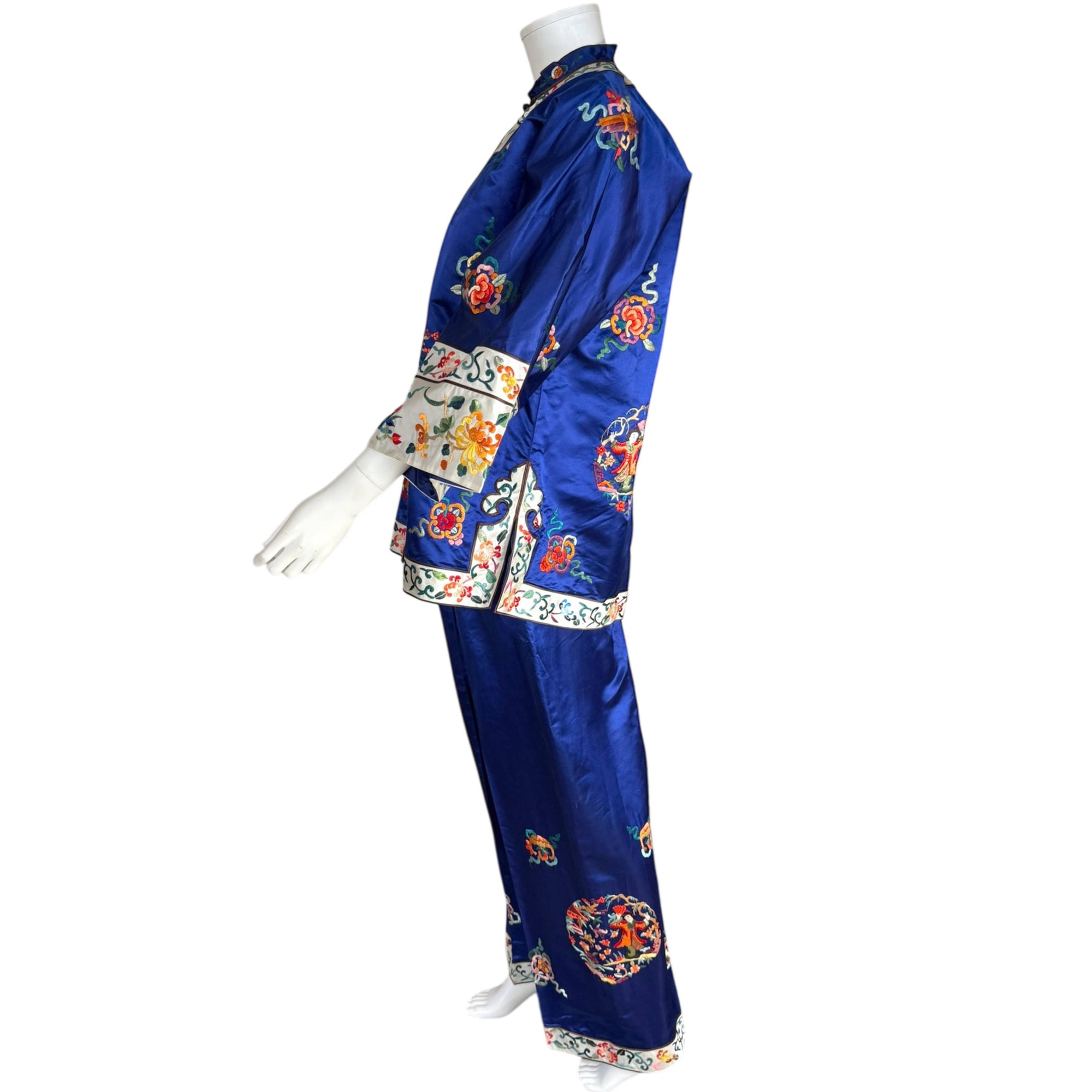 Vintage Chinese Pyjama and Robe Set Pure Silk Embroidered