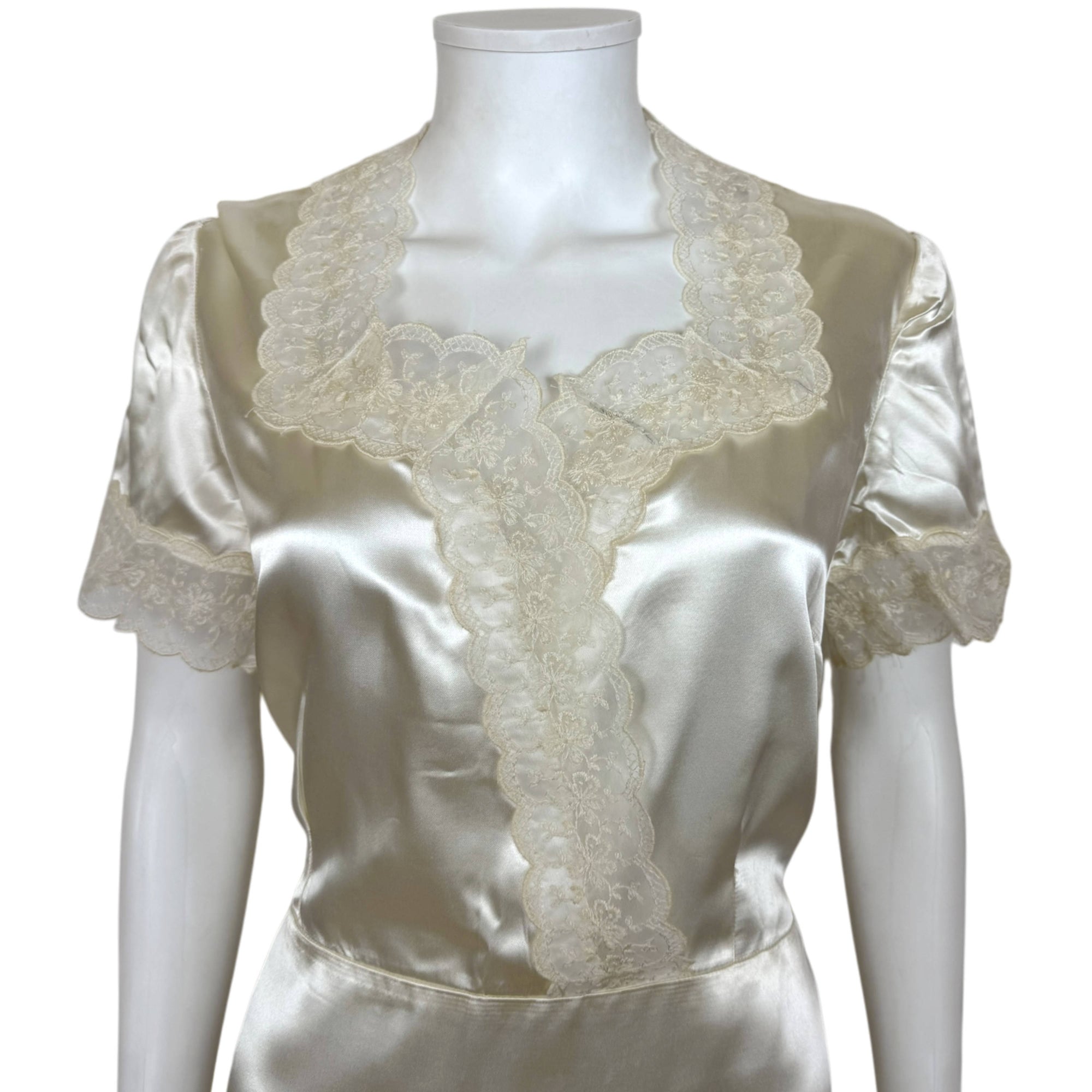 Vintage 1940s Satin Nightie with Lace Trim Nightgown Size L