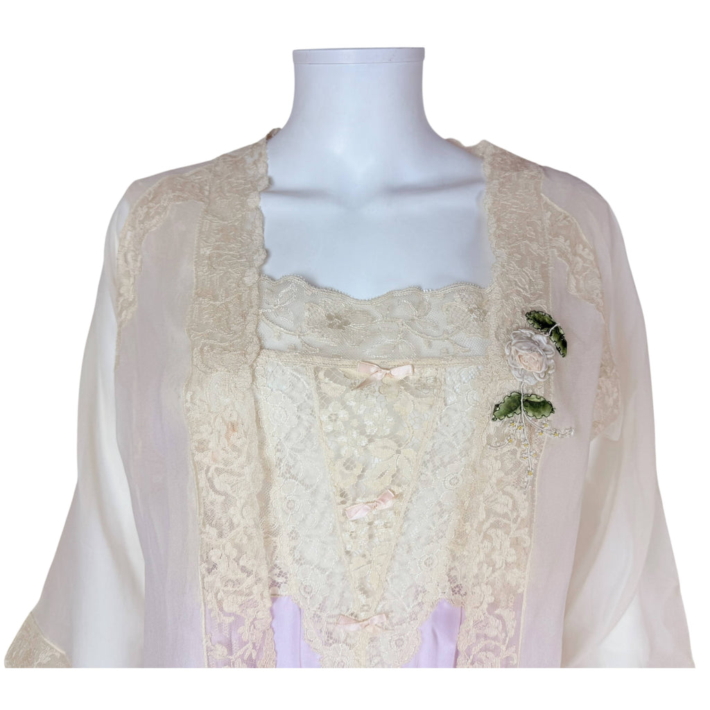 lace bodice of 20s nightie and bedjacket