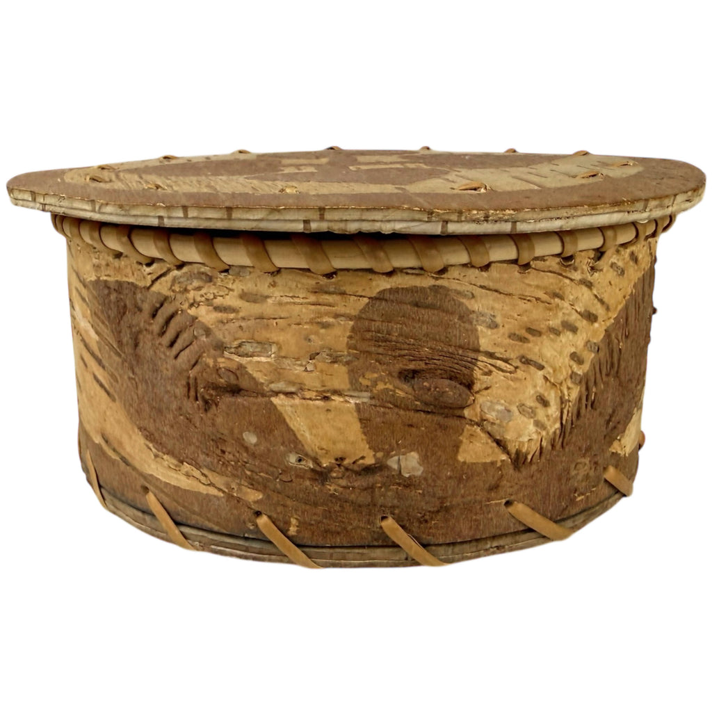Vintage Attikamekw Birchbark Lidded Box with Cut Bark Motif, Woodland Indigenous Craft