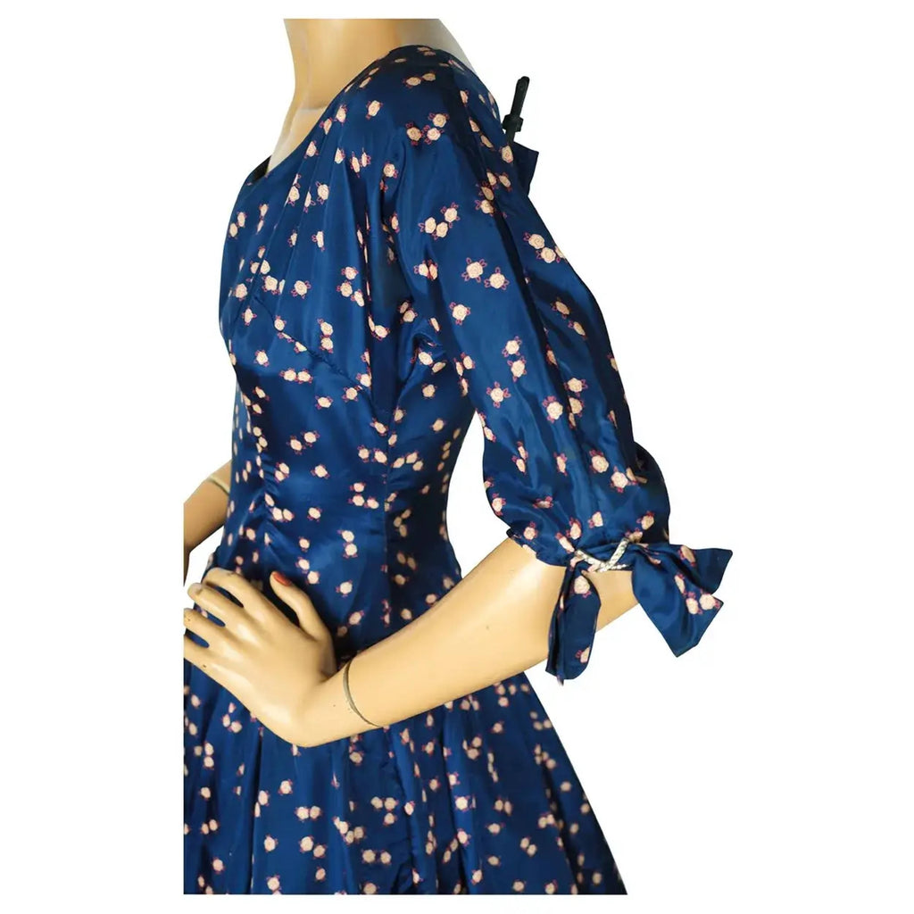 Vintage 1950s Dress Blue Silk Taffeta w Floral Print Size S