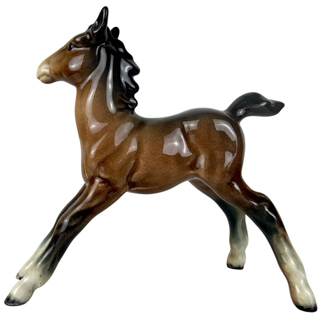 side view of Beswick Large Stretched Foal Horse Figurine model 836