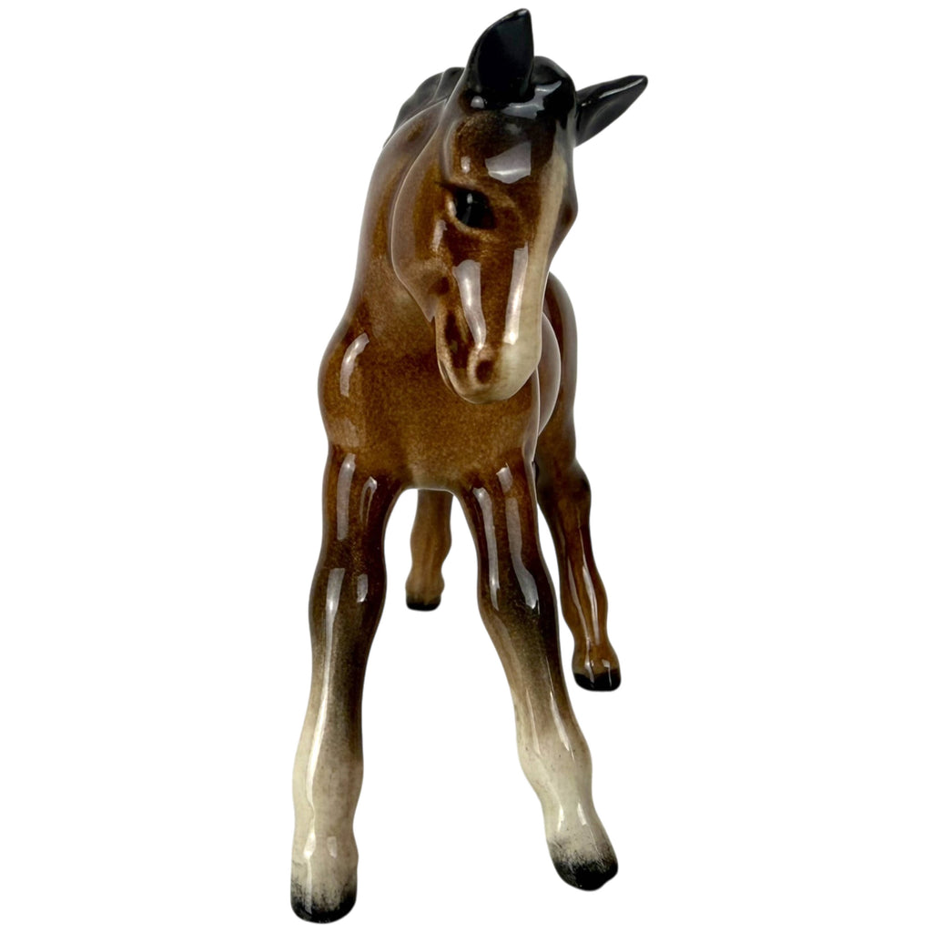 front view of beswick gamboling foal model 996