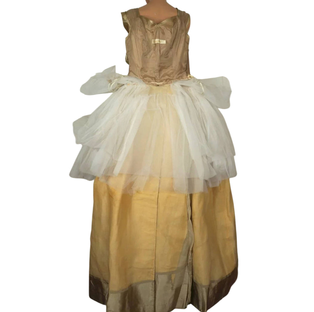 interior construction of Bianca Gusmaroli ball gown