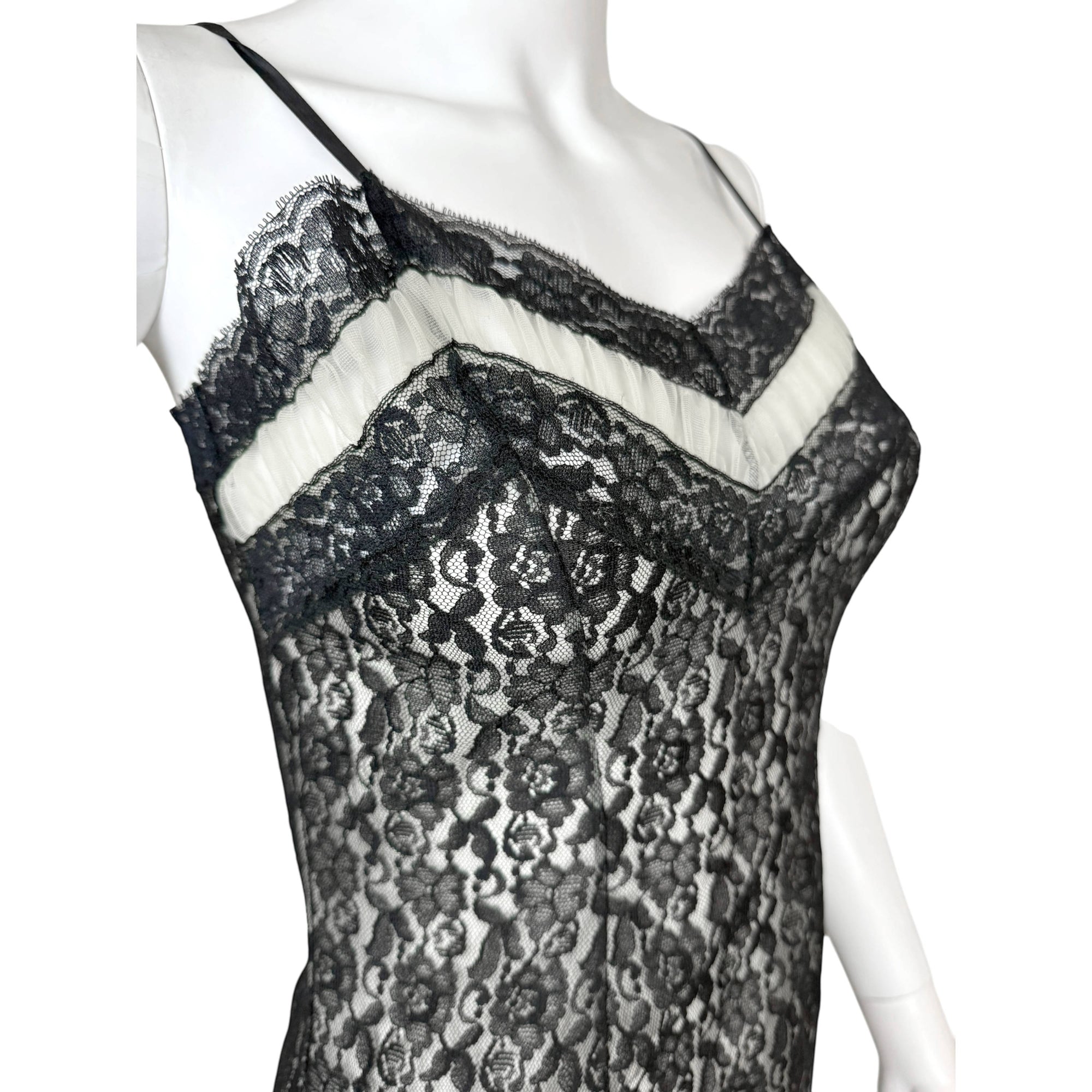 Vintage 1950s Black Lace Slip Size M