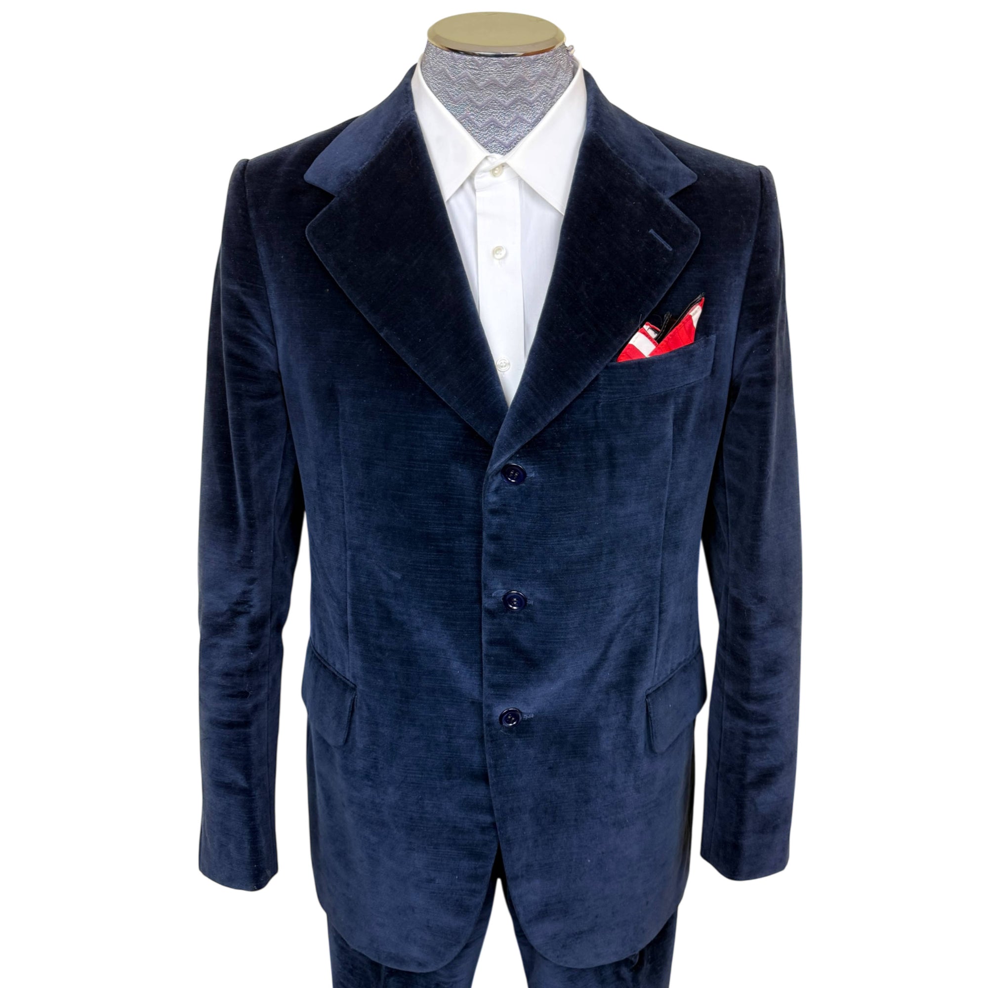 1970s blue velvet suit close up of jacket