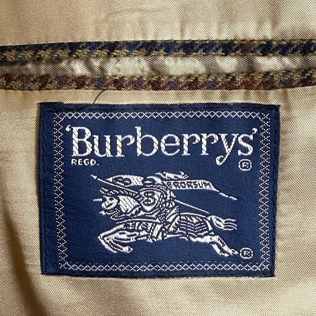 Vintage Burberrys equestrian knight label inside men's sport coat