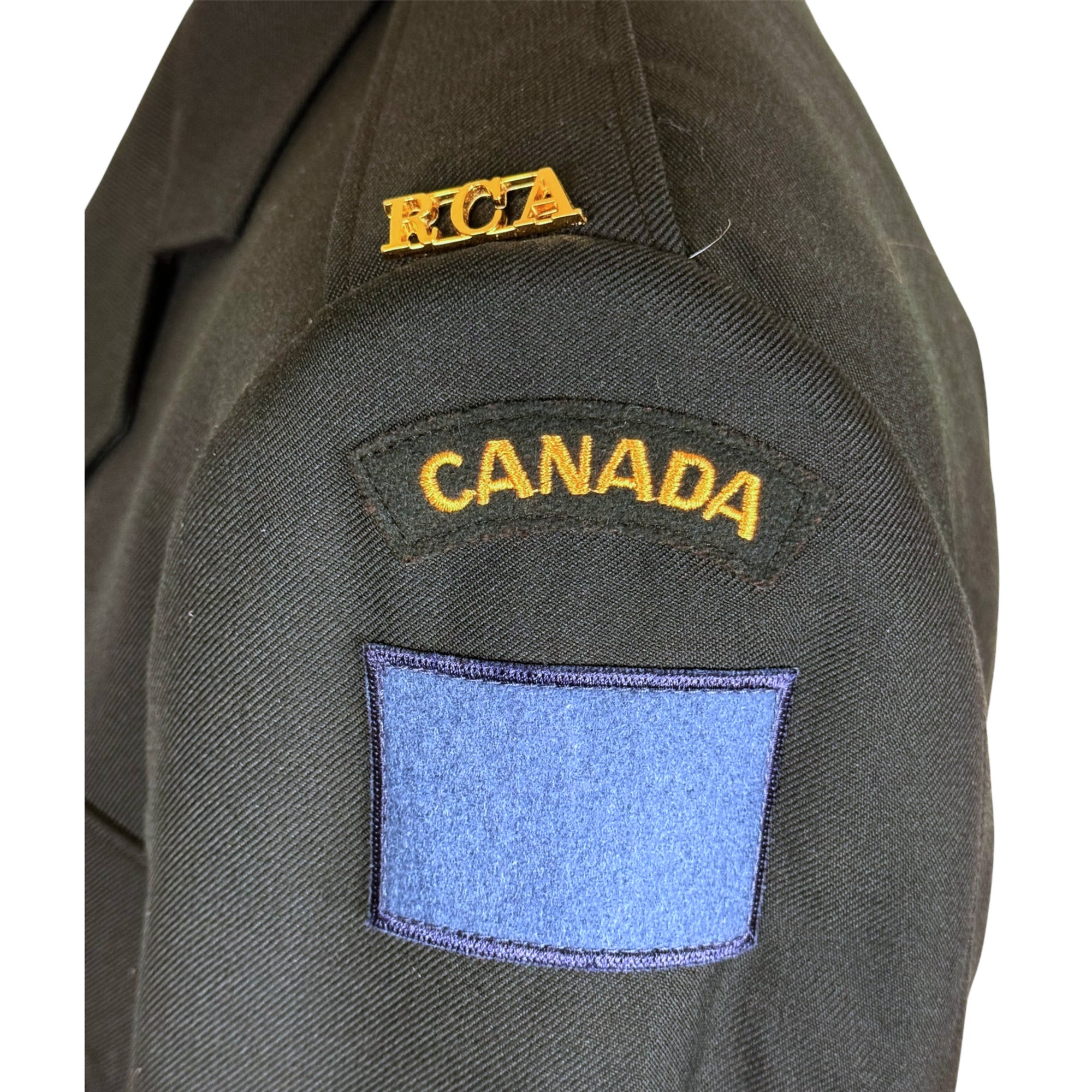 Canadian Armed Forces DEU Tunic RCA 34th Regiment Insignia L