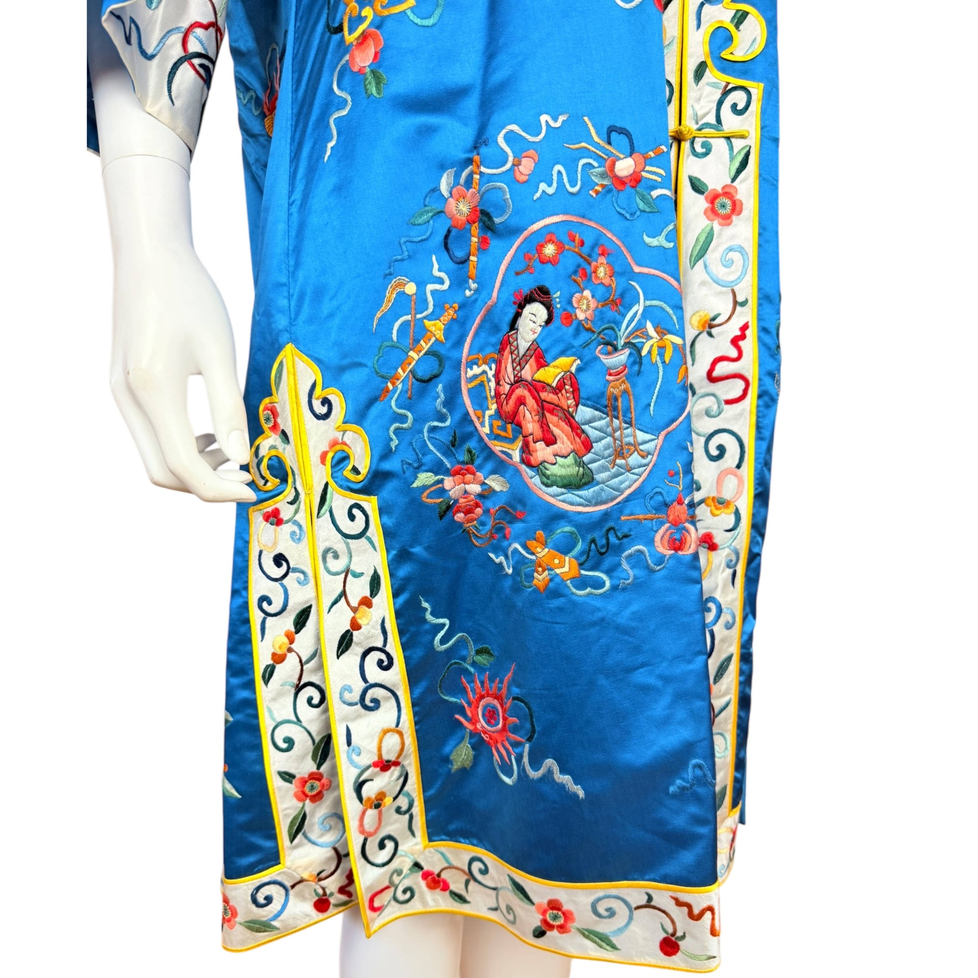 Vintage 1950s Chinese Embroidered Silk Robe Kimono Size M