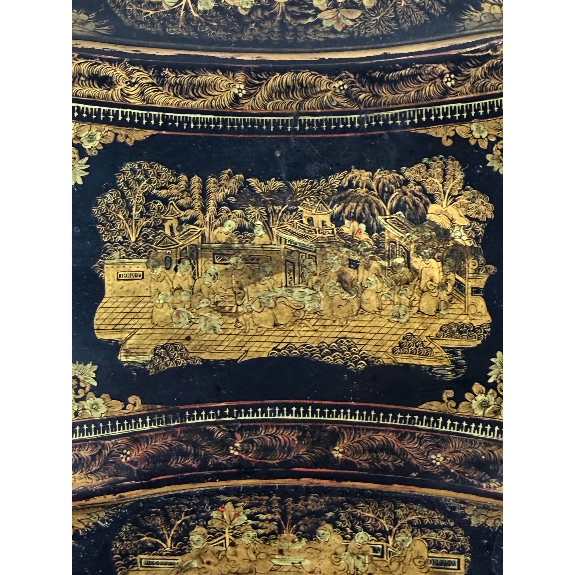 scene on lid of chinese export tea caddy