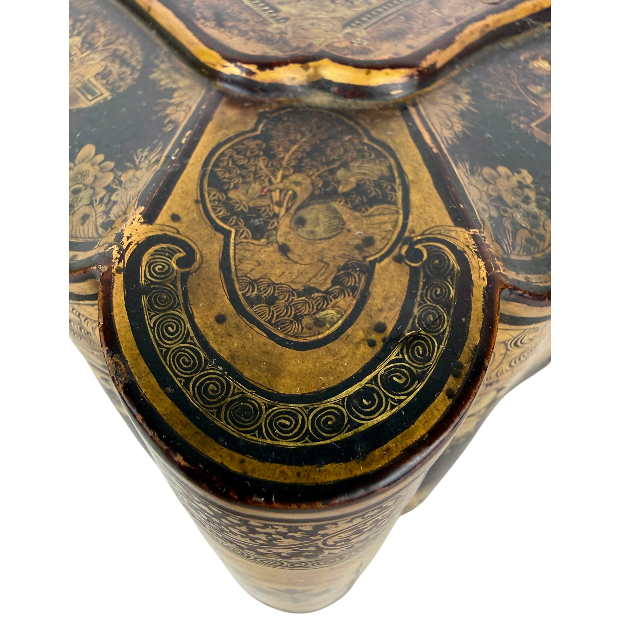 detail of decoration on chinese export tea caddy