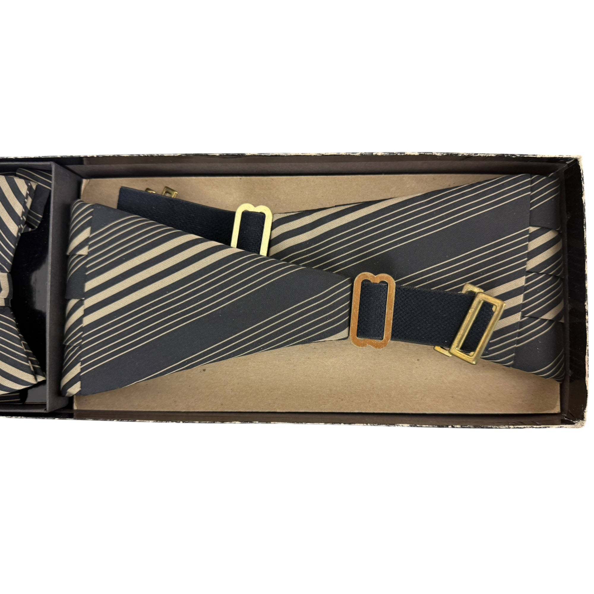 back of adjustable cummerbund