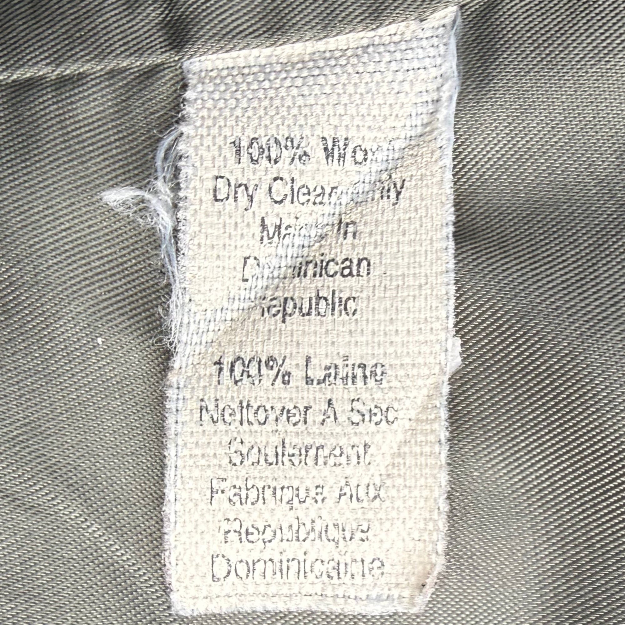 content label 100% wool dominican republic