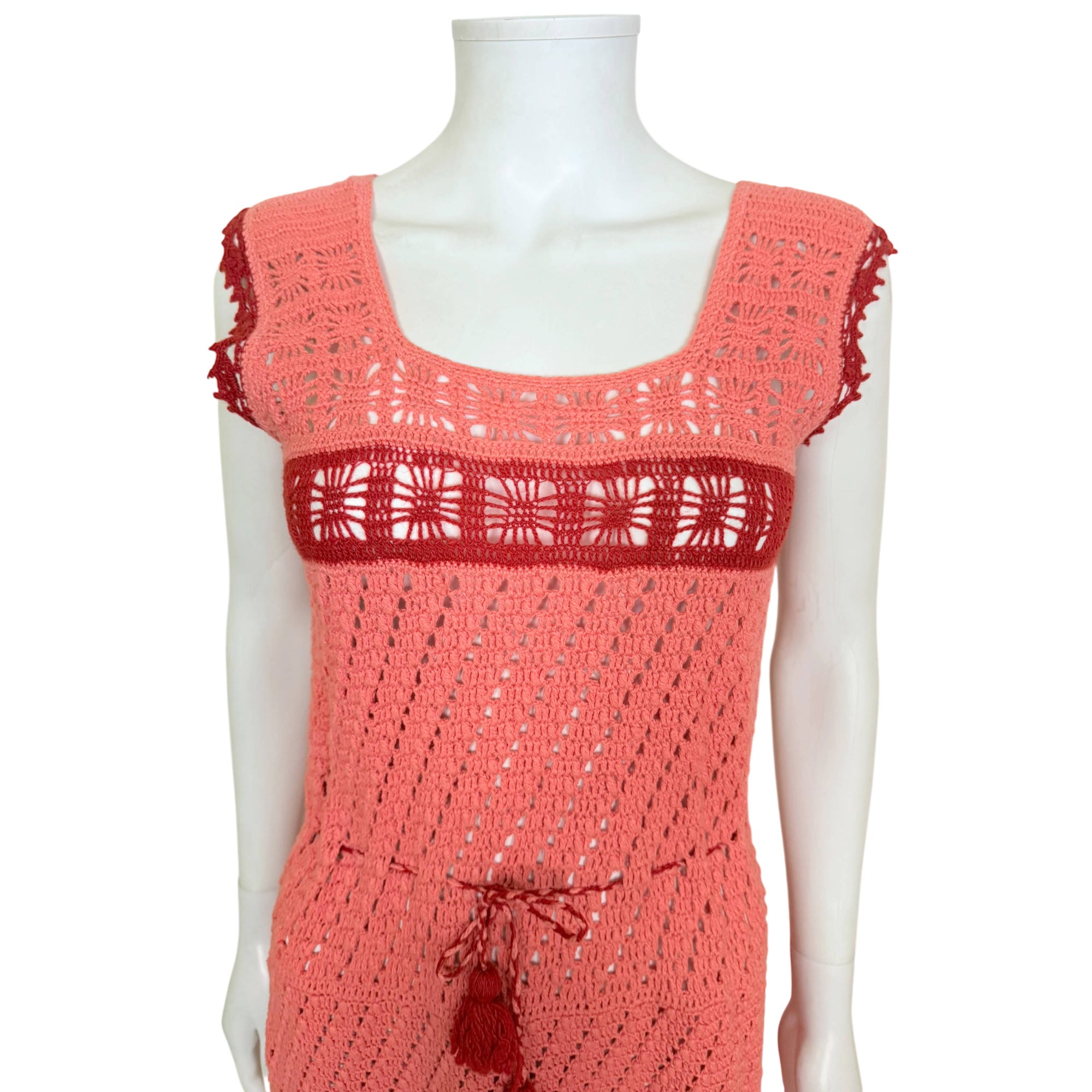 close-up of bodice ofo cotton knit vintage dress