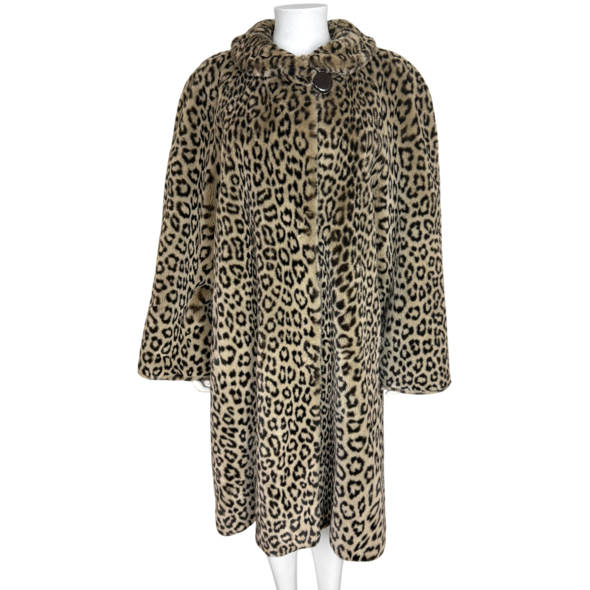 French vintage leopard faux fur coat with broad rolled collar, raglan sleeves and dark brown neck button
