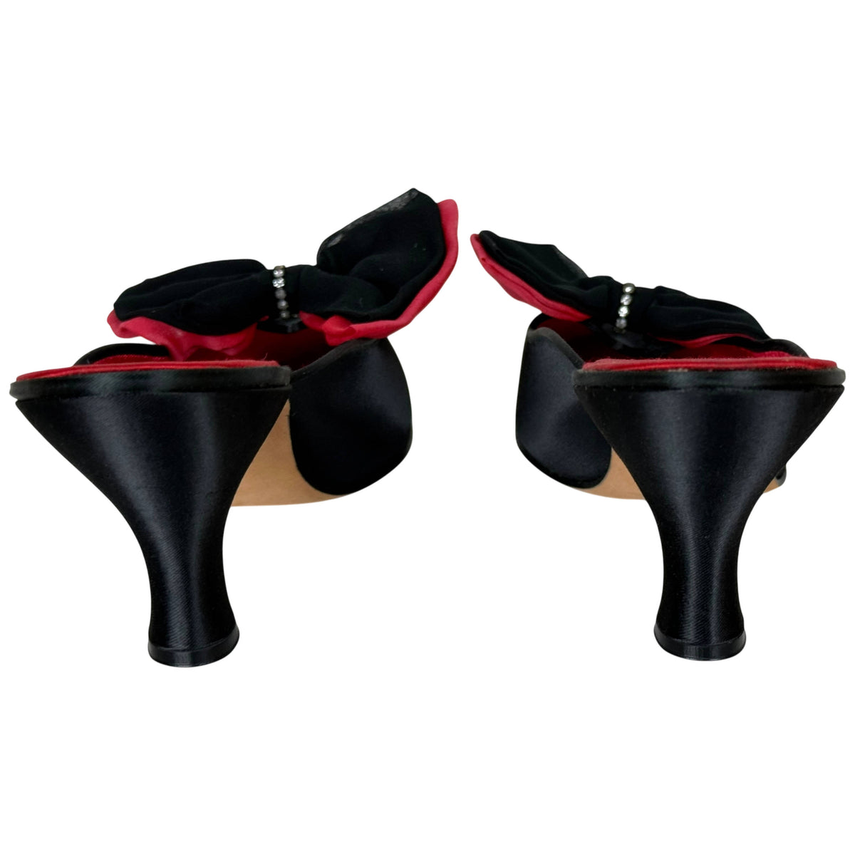 view of back of heels of Daniel Green boudoir slippers, circa 1950s