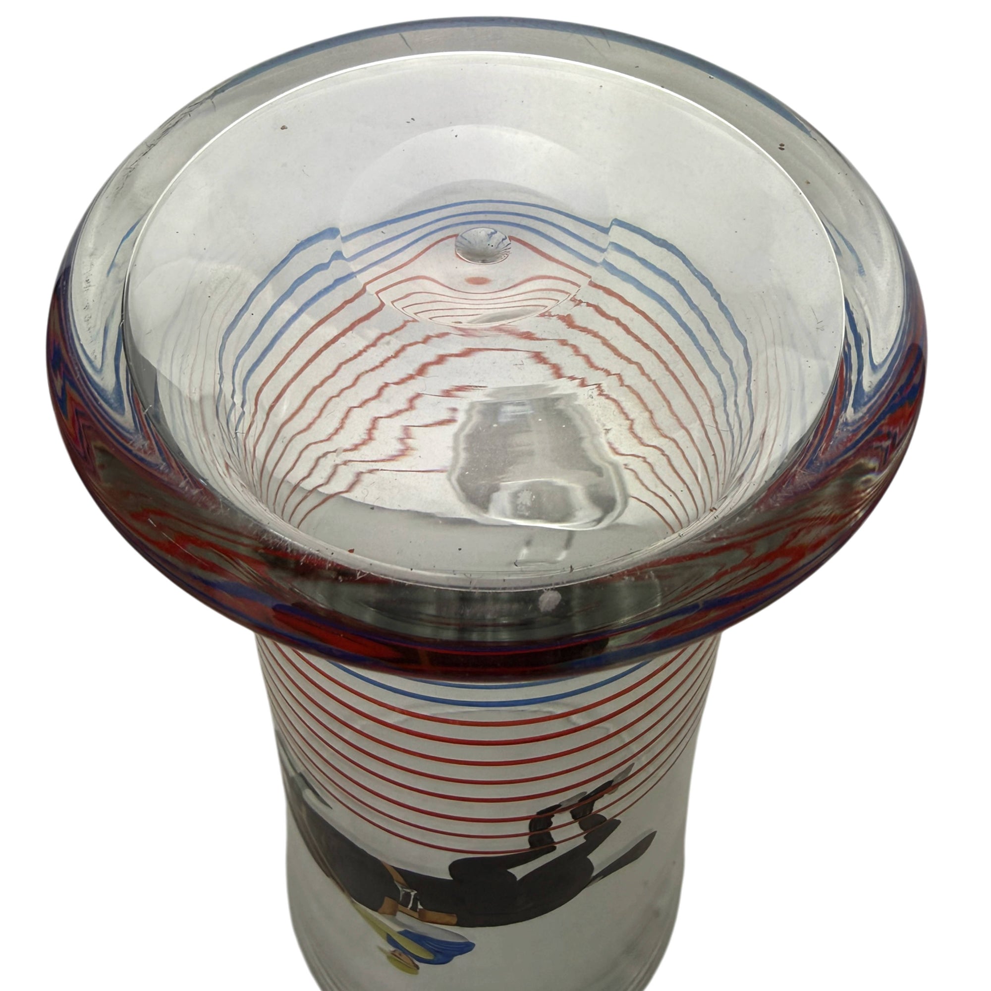 broad circular glass foot