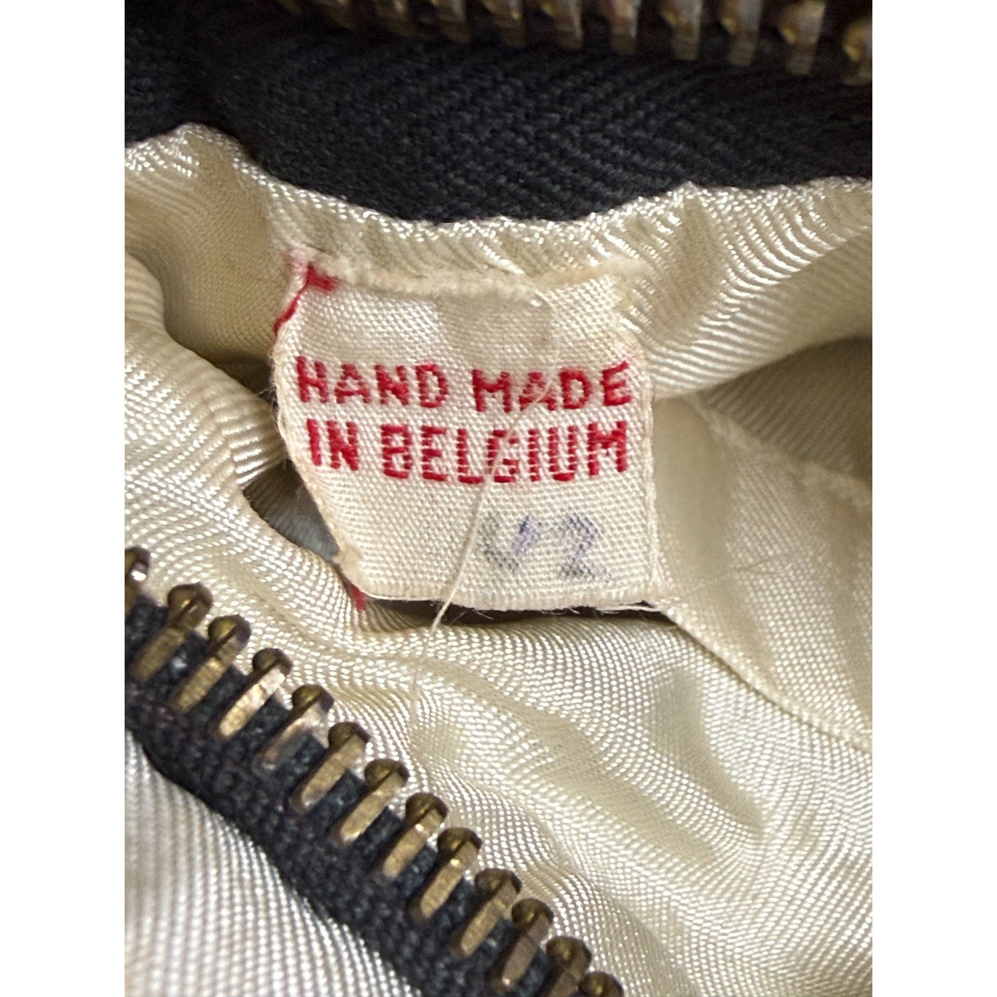 hand made in belgium label