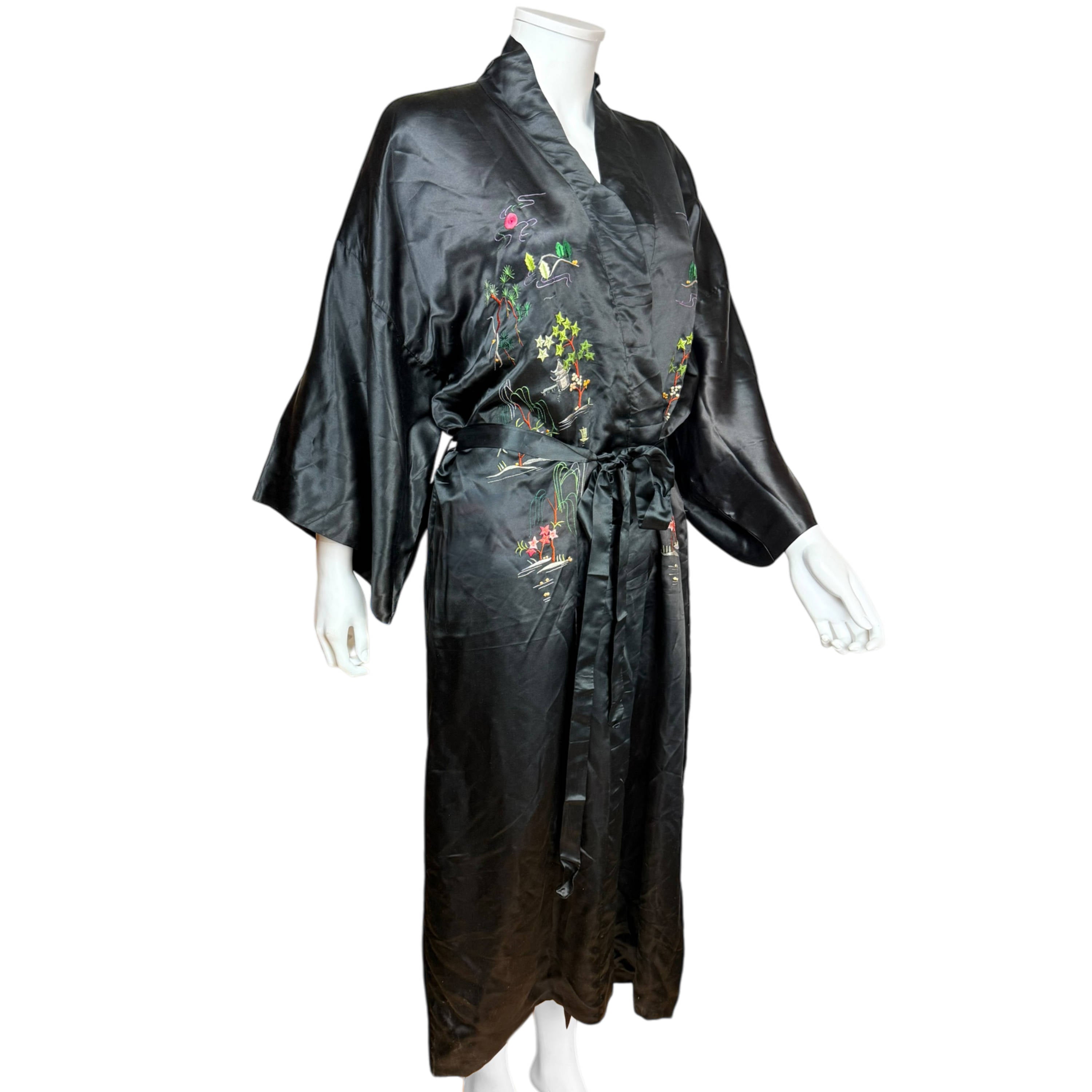 Vintage 1960s Chinese Silk Kimono Embroidered Dressing Gown Vintage 1960s Chinese Silk Kimono Embroidered Dressing Gown