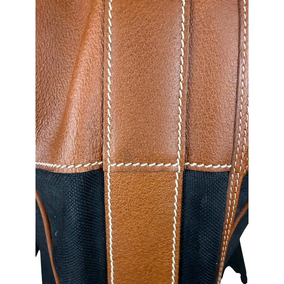 Vintage Gucci suitcase tan leather white contrast stitching detail