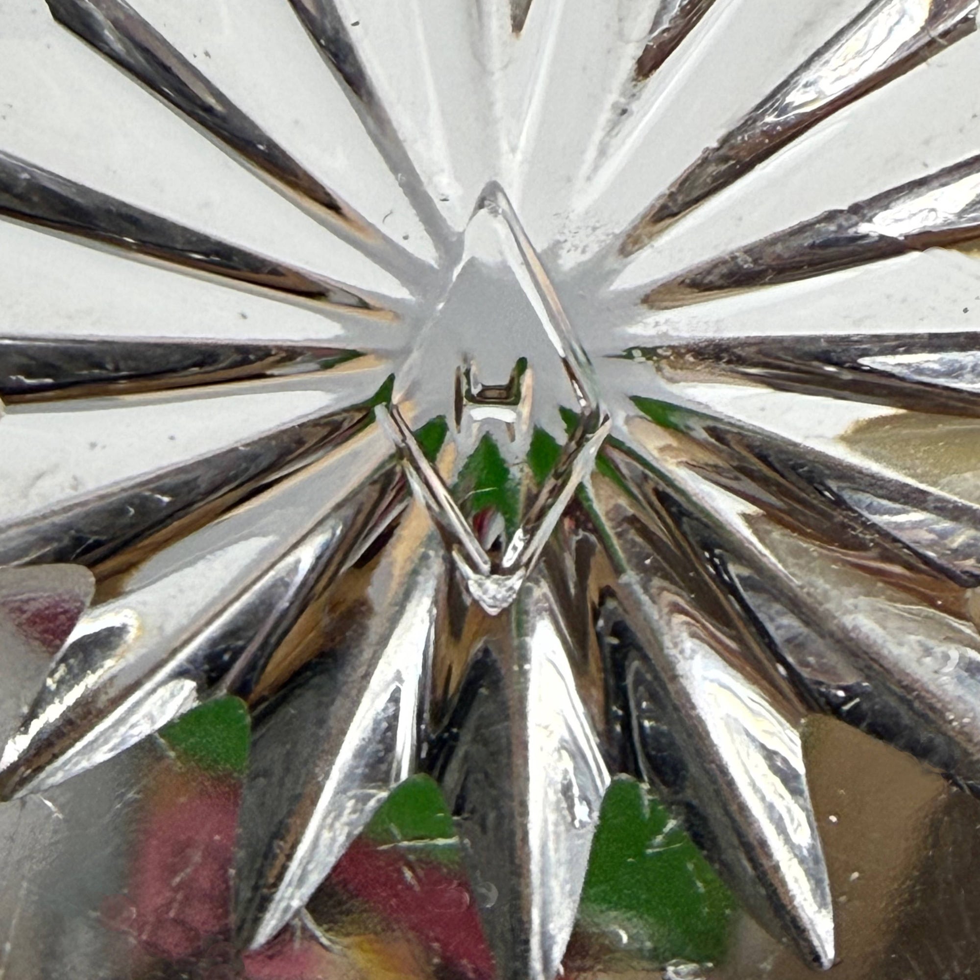Starburst cut pattern on base of Heisey glass bowl