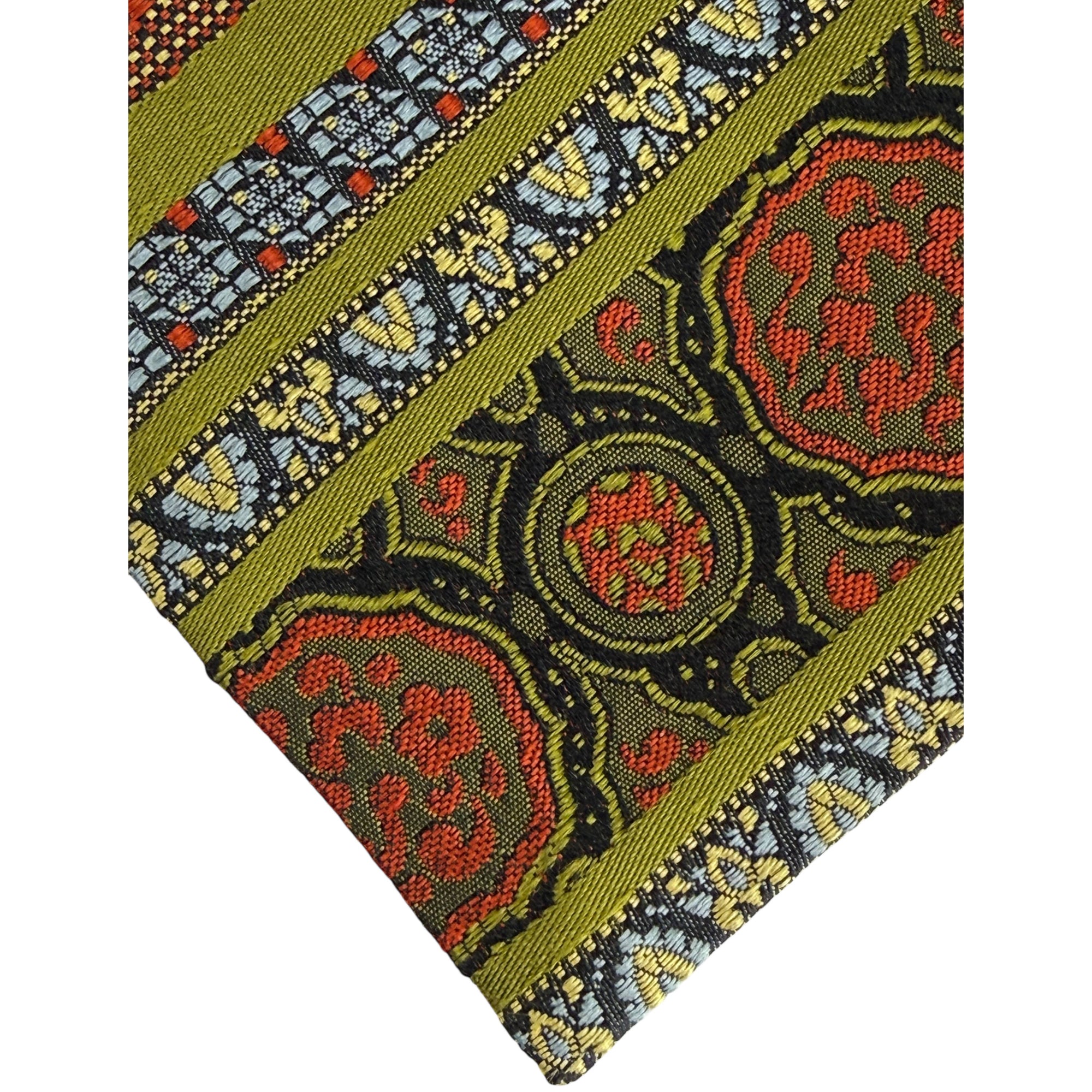 detail woven silk on brioni tie