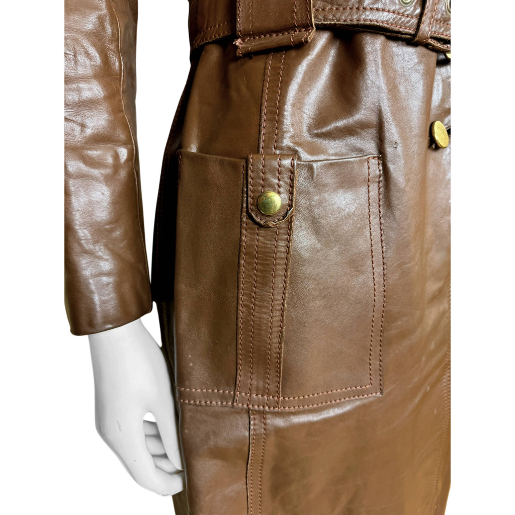 Vintage Irving Posluns brown leather coat patch pocket and stitching detail