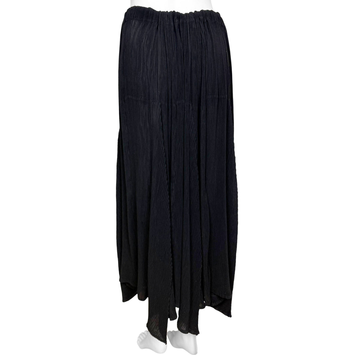 back view of Vintage 1996 Issey Miyake black pleated skirt 