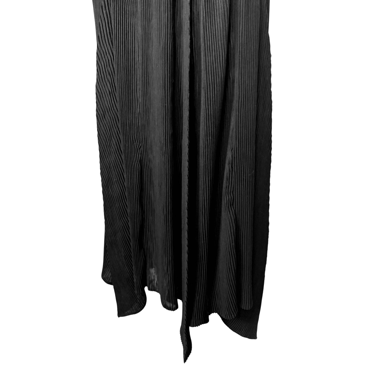 close-up of detail on back of Issey Miyake black pleated skirt 