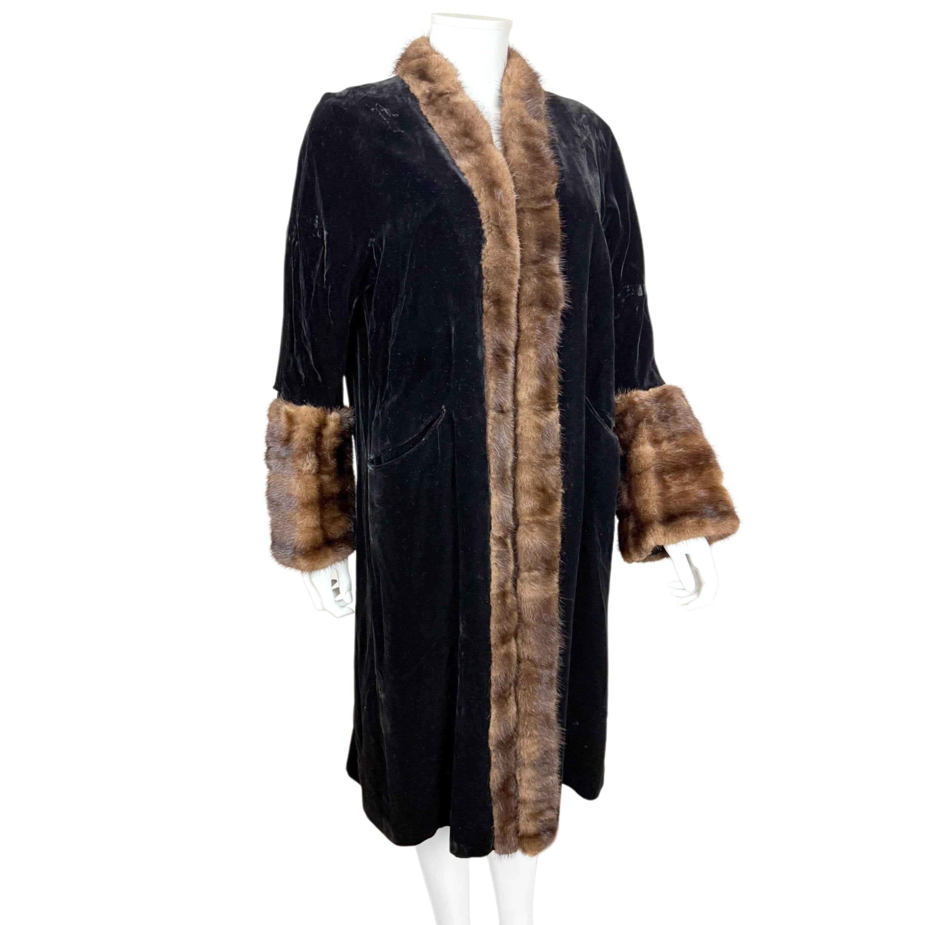 Vintage 1950s Black Velvet Evening Coat w Mink Fur Trim Sz M