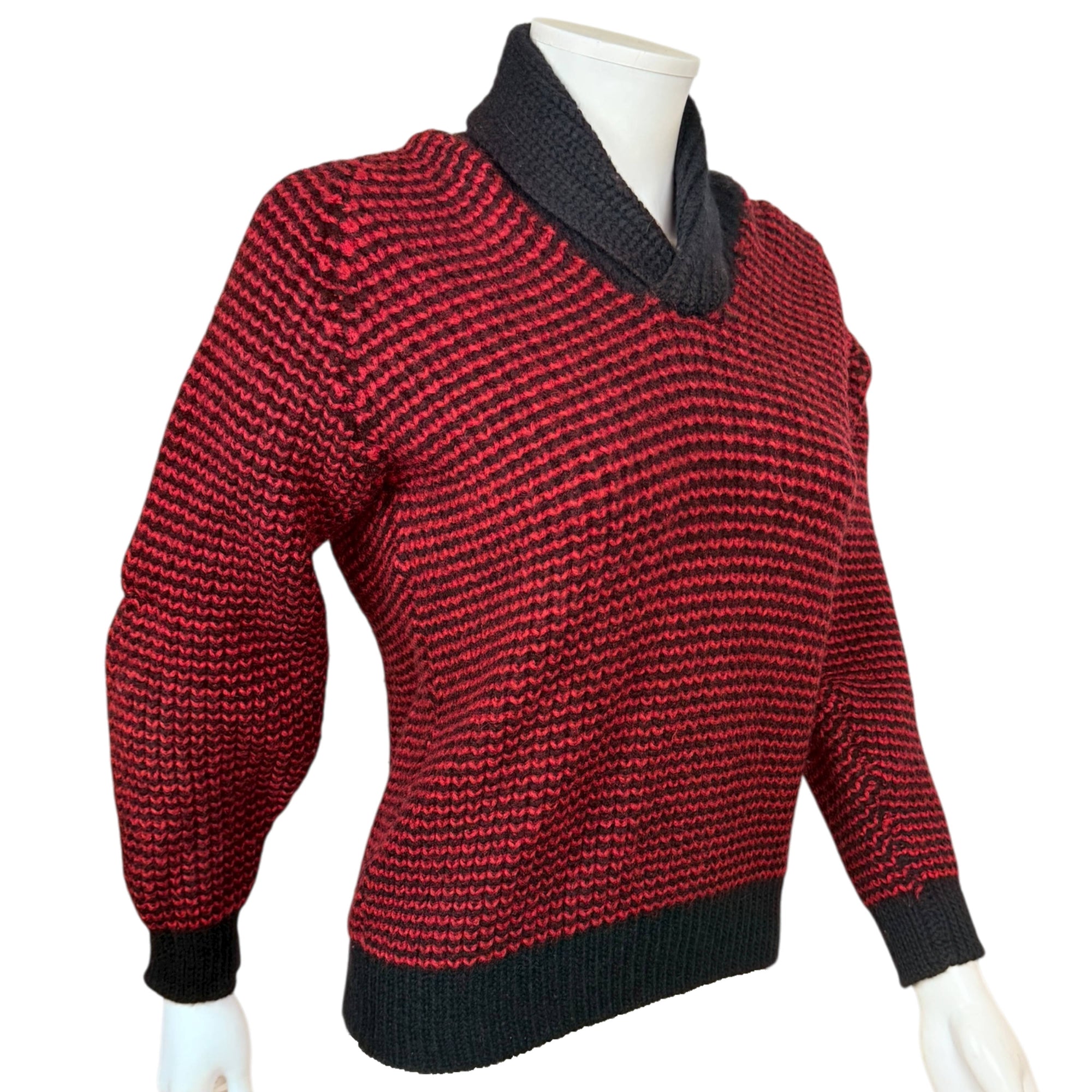 Vintage 1960s Pullover Sweater Hand Knit Wool with Raglan Sleeves Made in Canada Size S