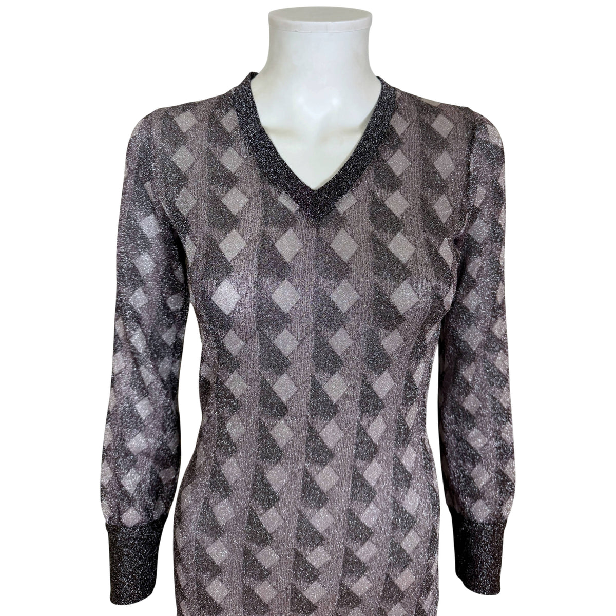 Pelilla metallic dress V-neck bodice with charcoal silver and mauve geometric print
