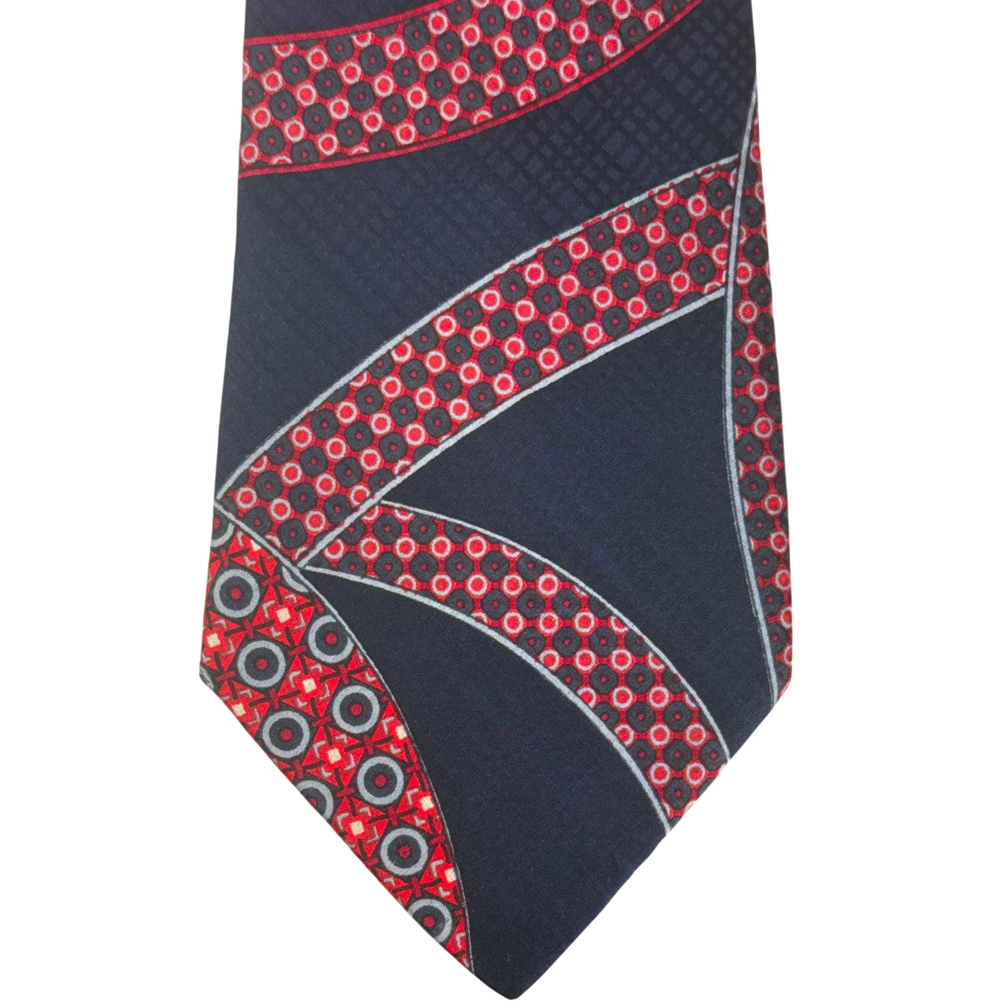 close up of pattern to 1970s Pierre Cardin silk kipper tie 