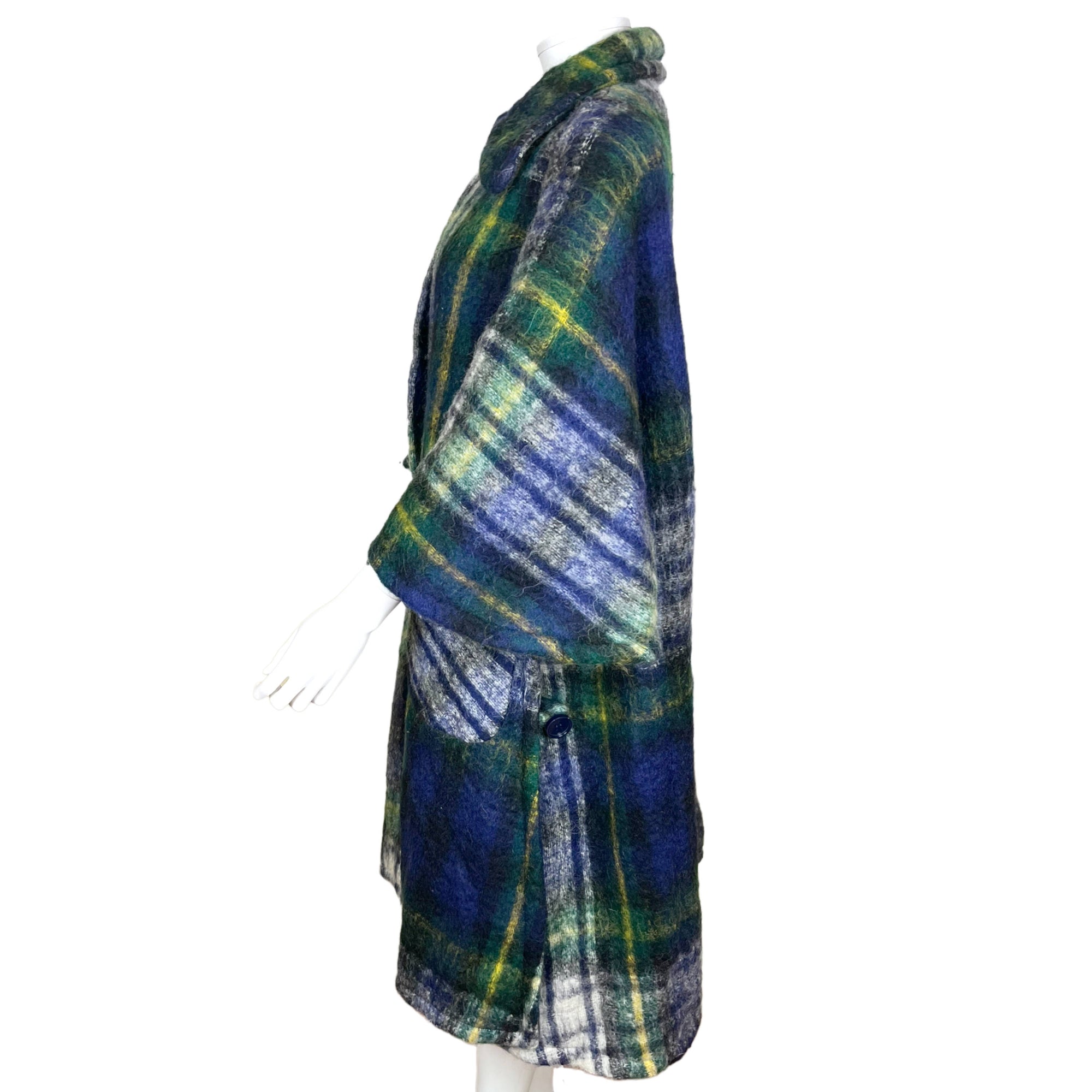 1960s Vintage Mohair Plaid Coat w Cape Sleeves Ladies Size M