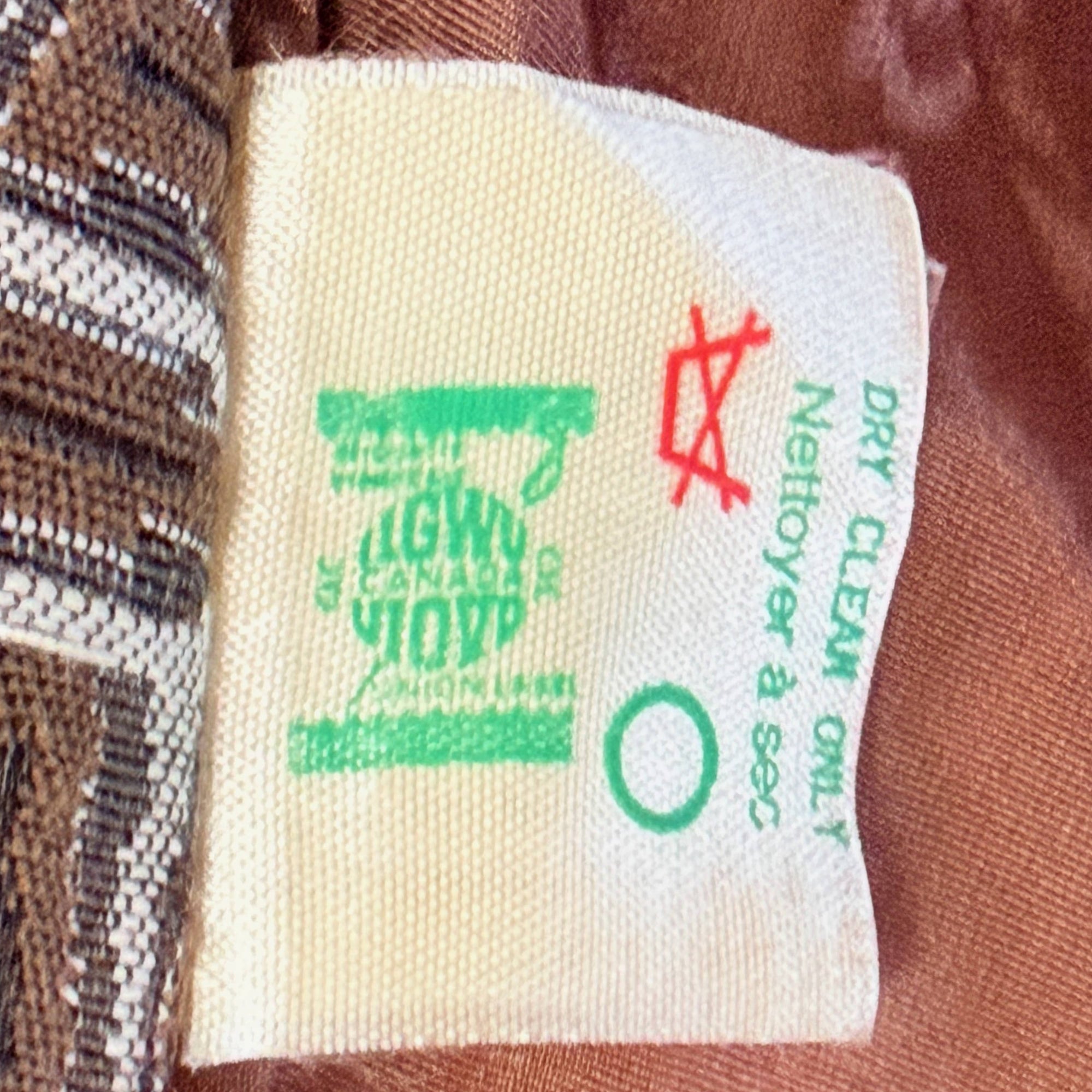ilgwu label on vintage 70s french couture fabric coat