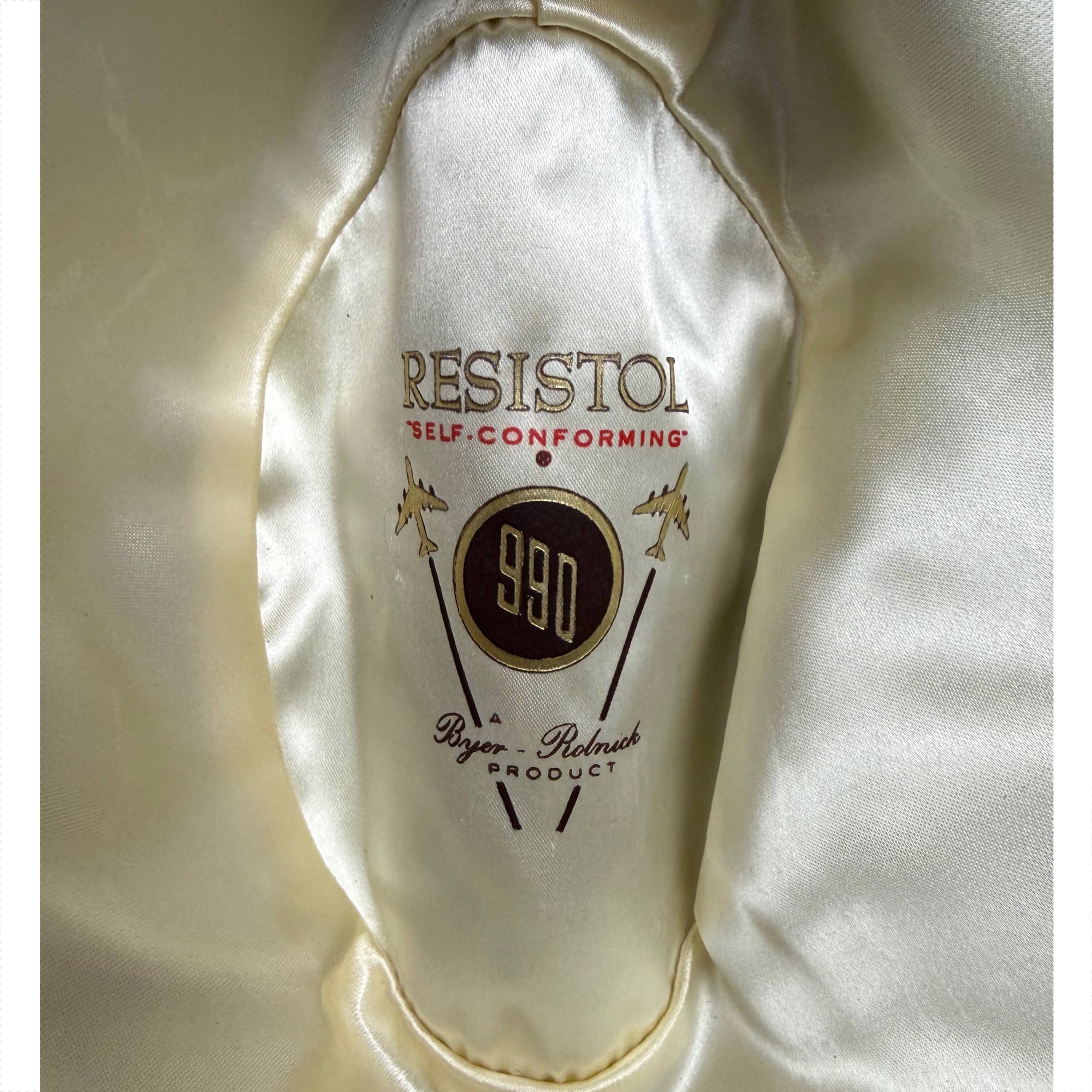Close-up of Resistol Self Conforming 990 Byer Rolnick crest