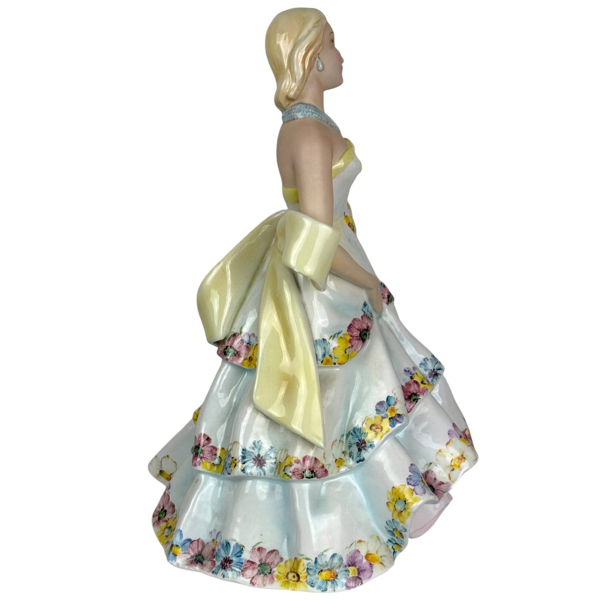 side view of large figurine by Giovanni Ronzan