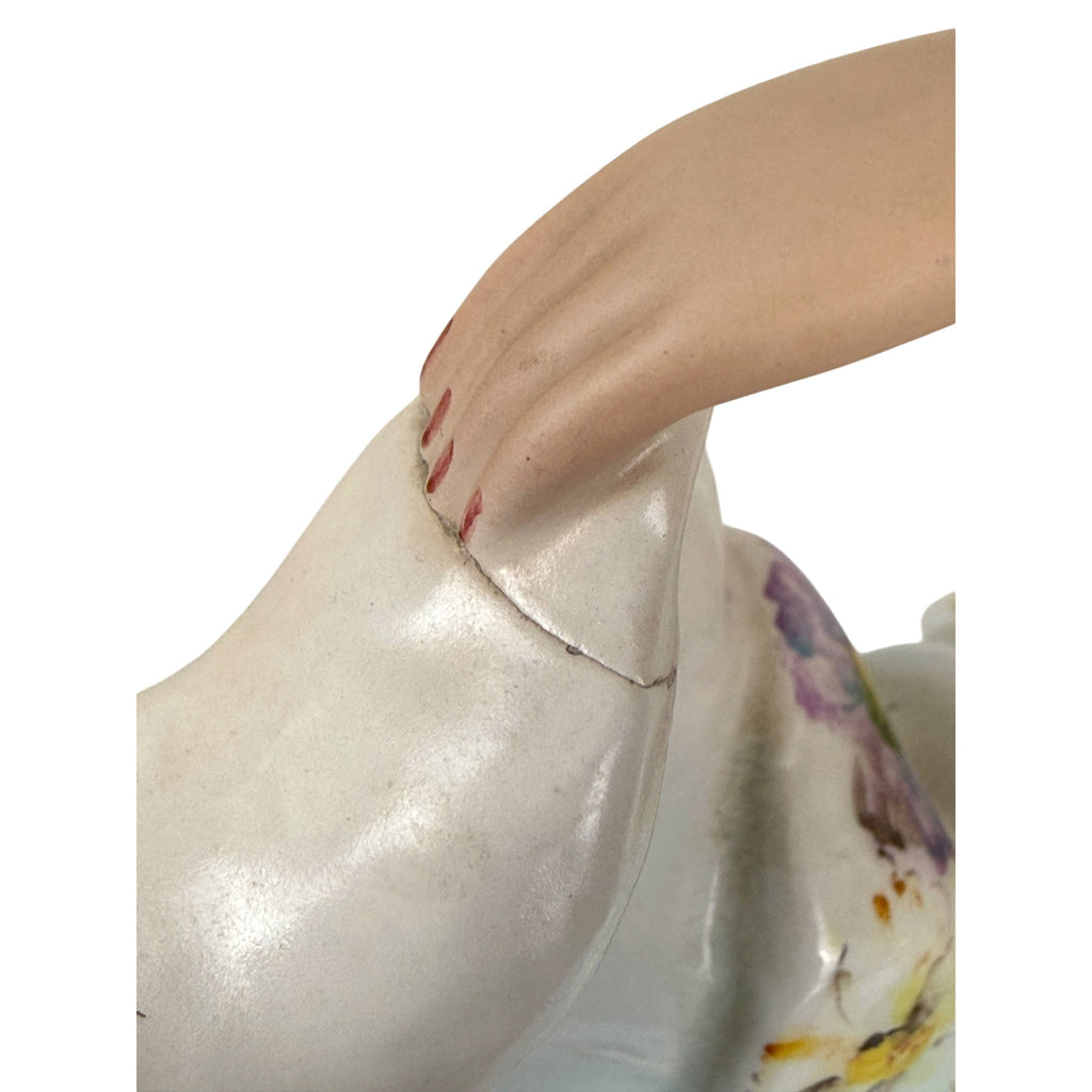 crack on figurine