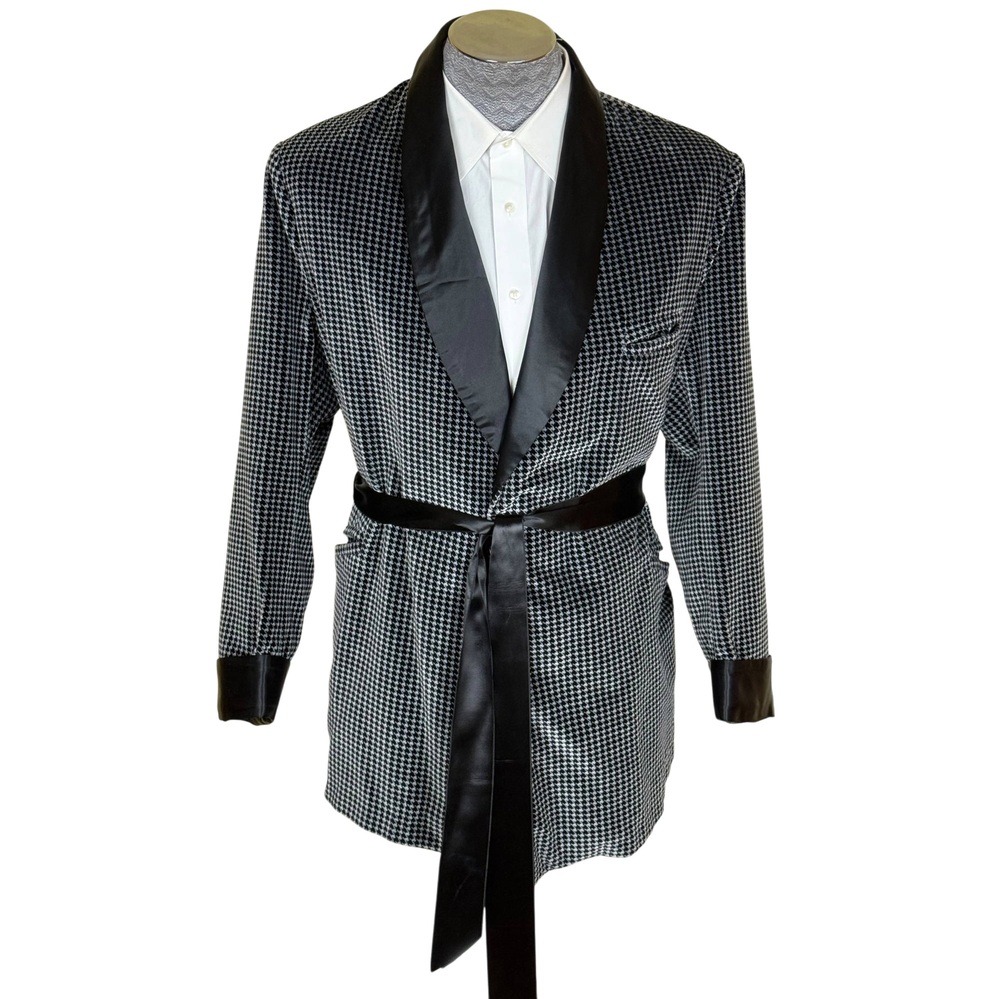 Vintage 1990s Saks Fifth Avenue black and white houndstooth cotton velvet smoking jacket