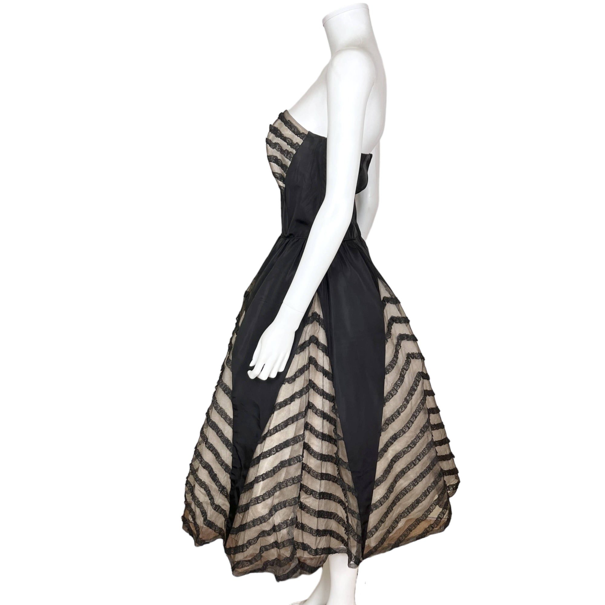 Vintage 1950s Strapless Evening Dress w Lace Net Insets Sz M