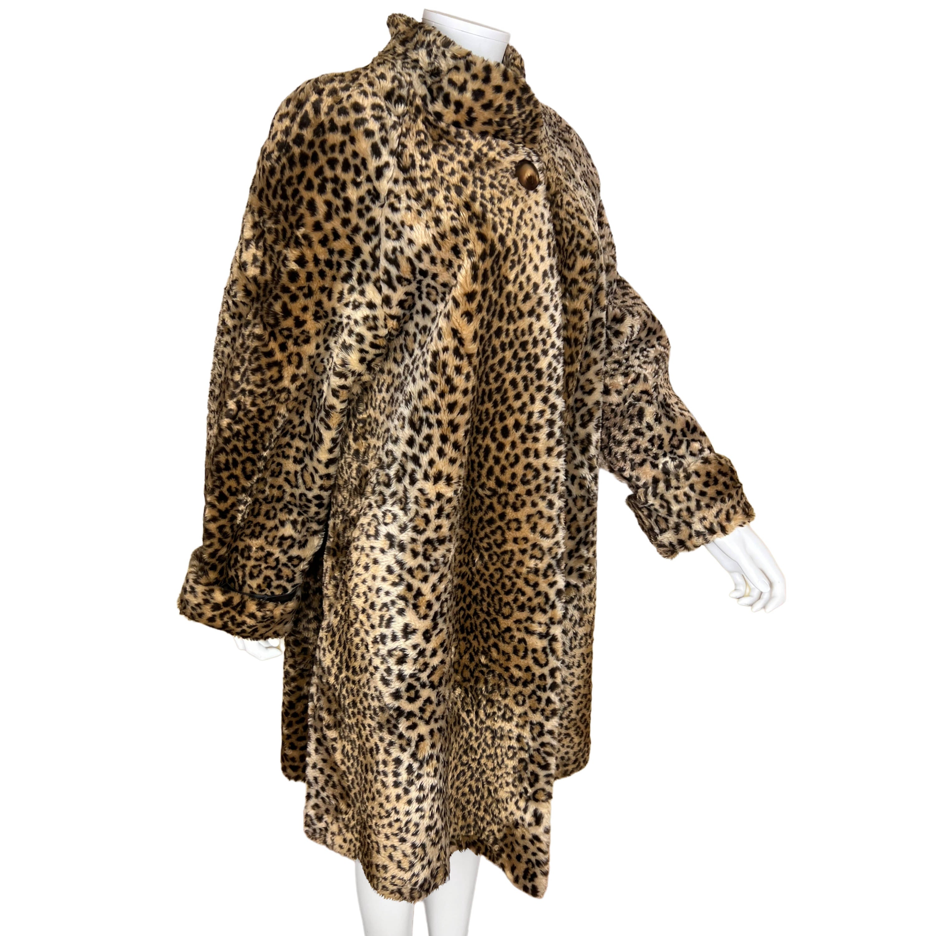 1980s Vintage Leopard Faux Fur Coat by Utex Ladies Size S