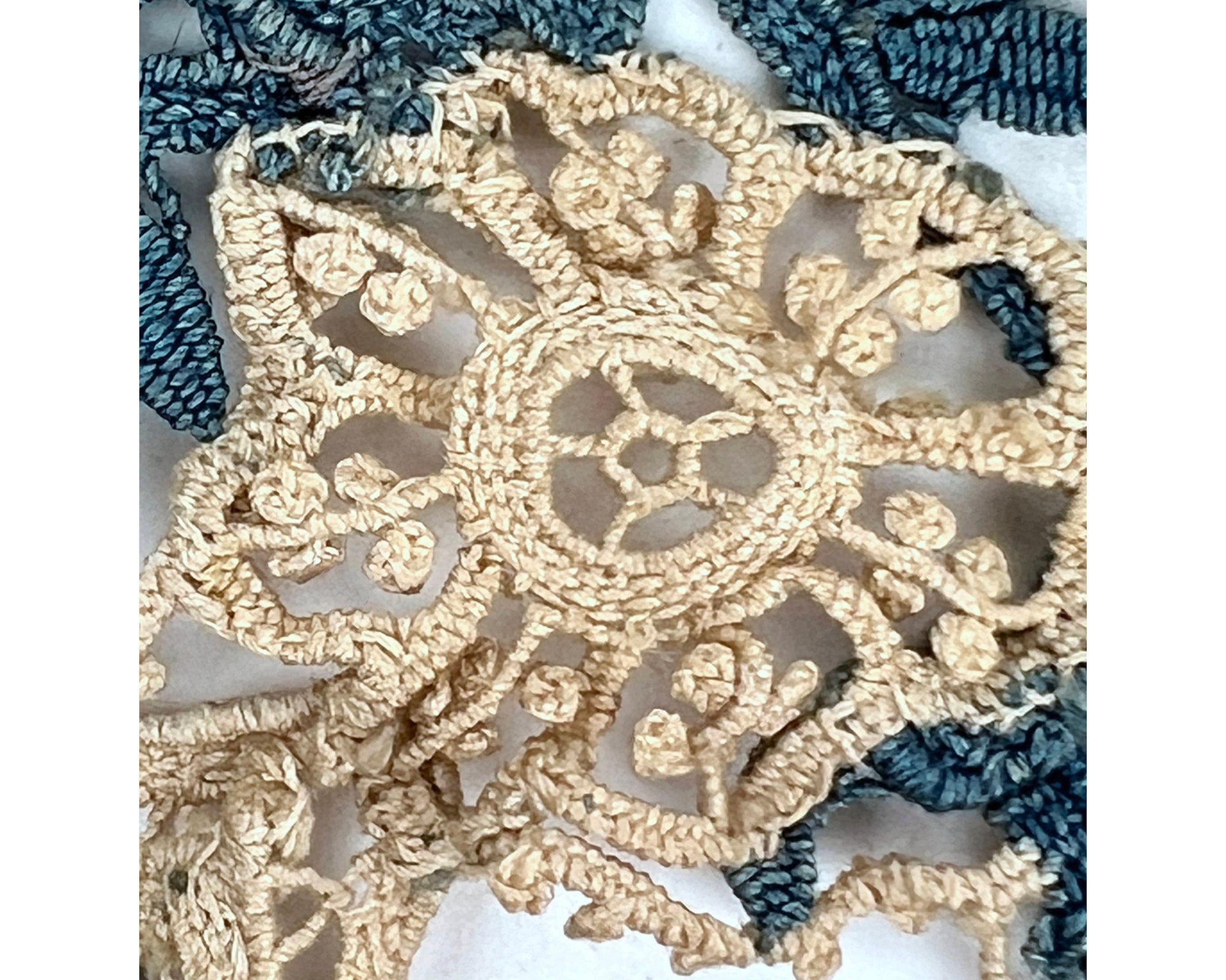 Large Antique Victorian Lace Collar Hand Made Blue & Ecru Bedfordshire ? - Poppy's Vintage Clothing
