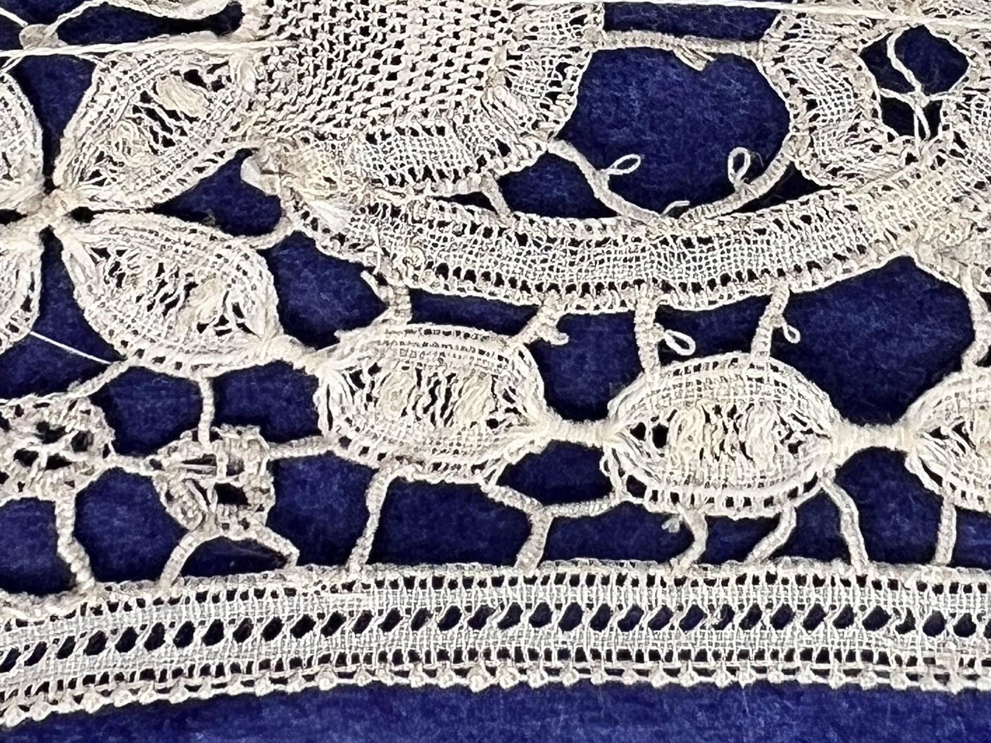 Antique Lace Collar Belgian Point Duchesse or Rosaline Hand Made Victorian Era - Poppy's Vintage Clothing